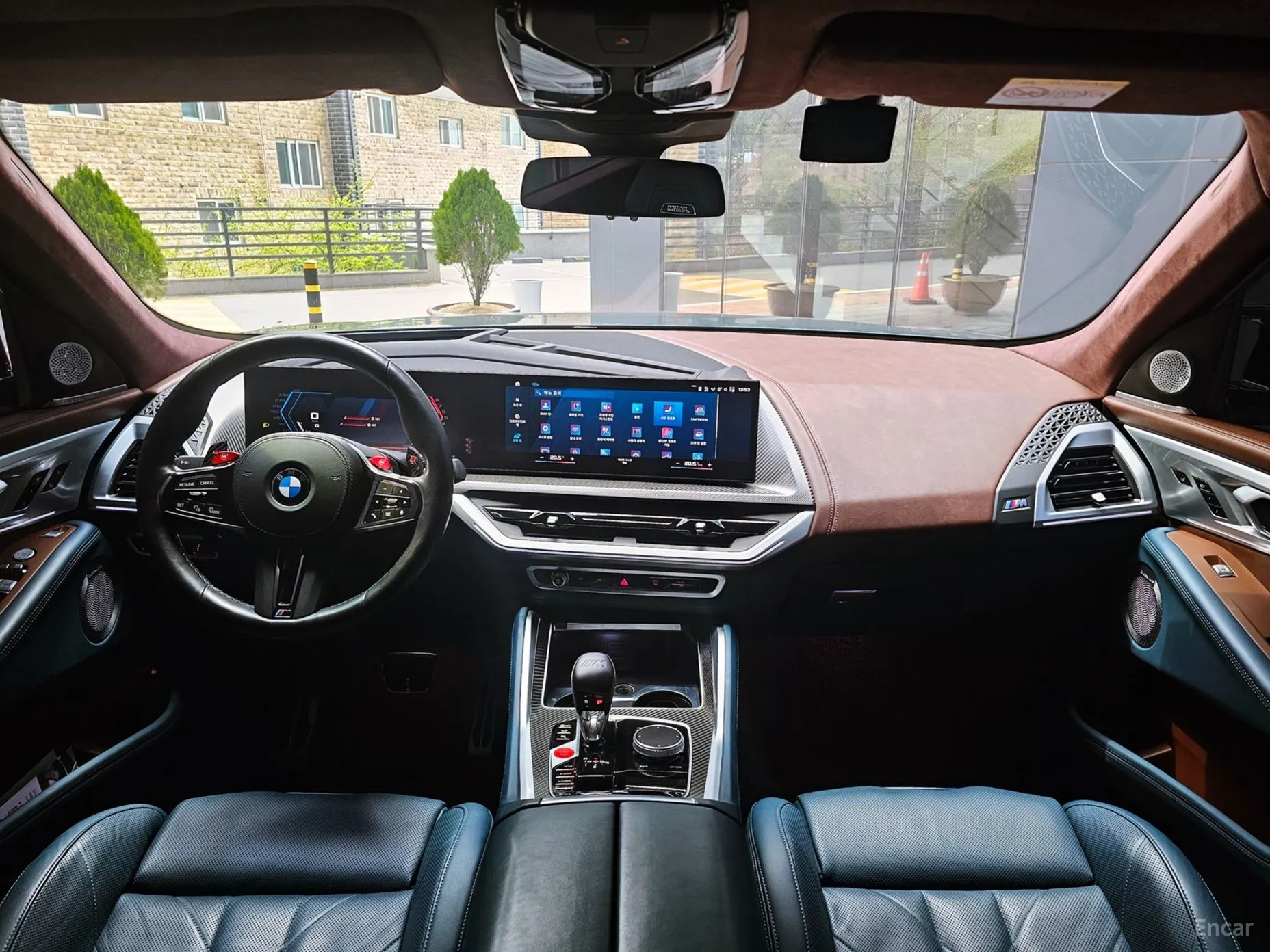 BMW XM (G09) превью 5