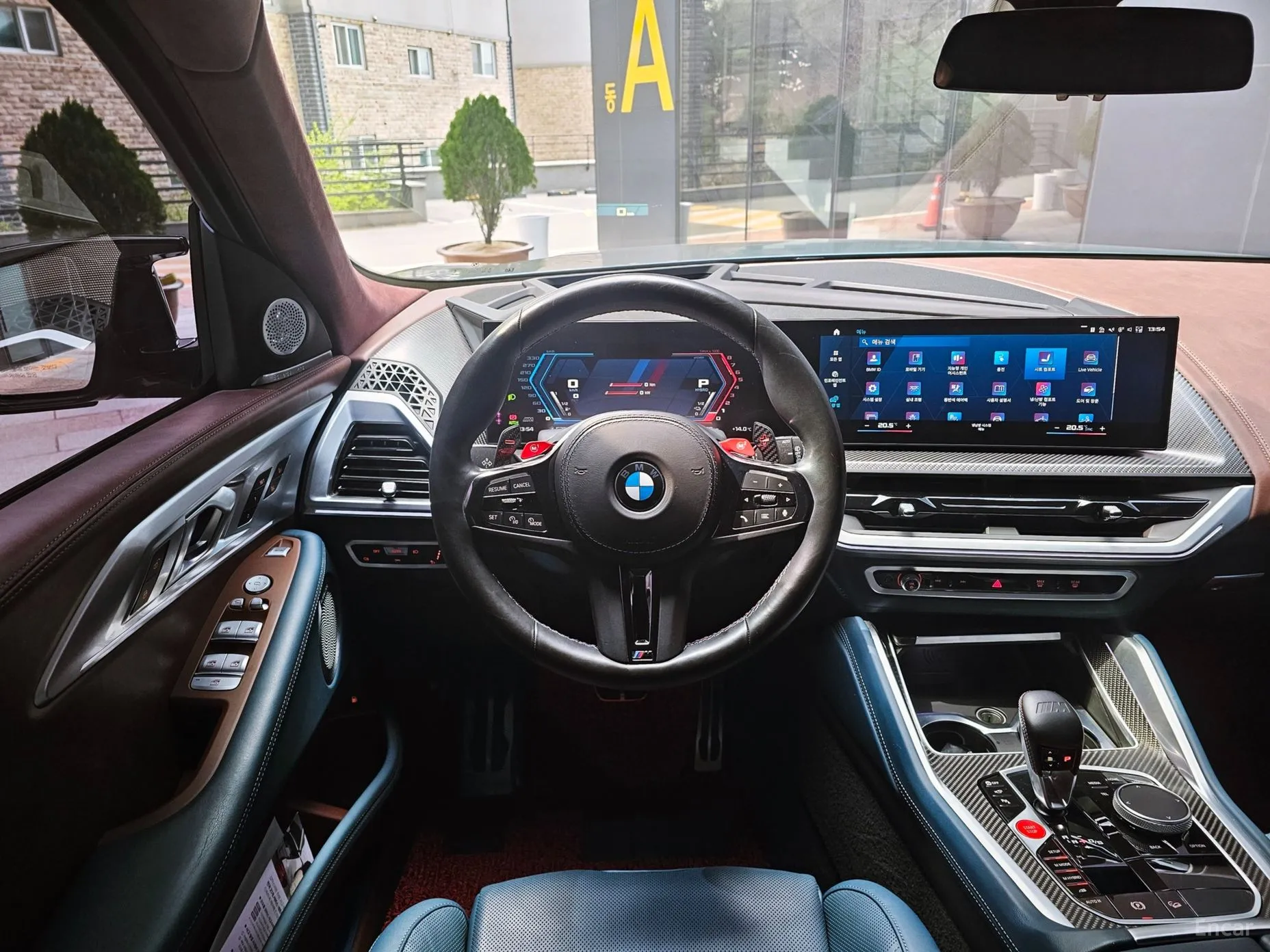 BMW XM (G09) превью 6