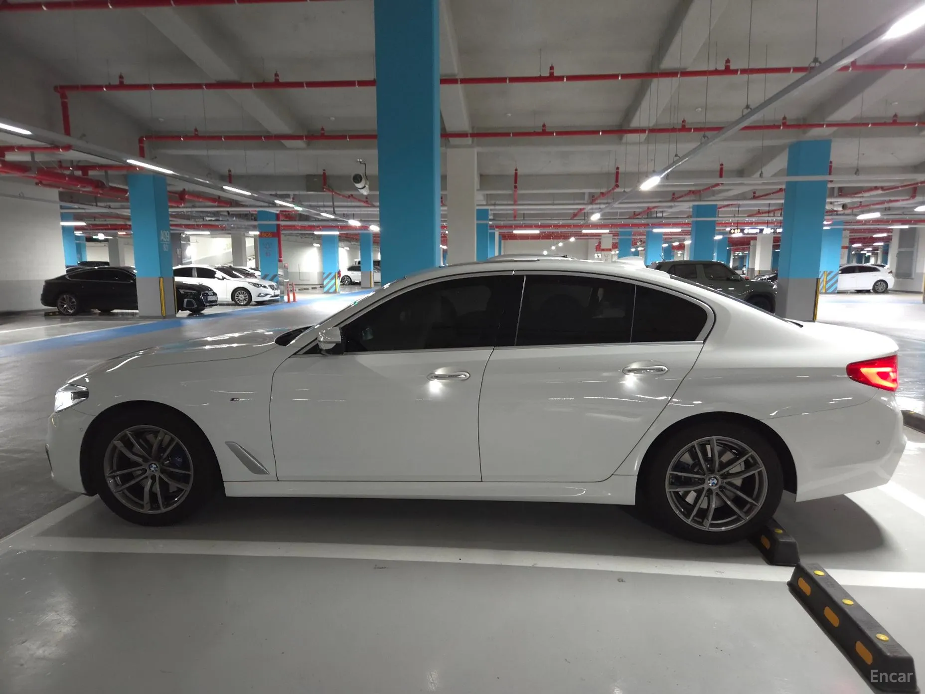 BMW 5 Series (G30) превью 3