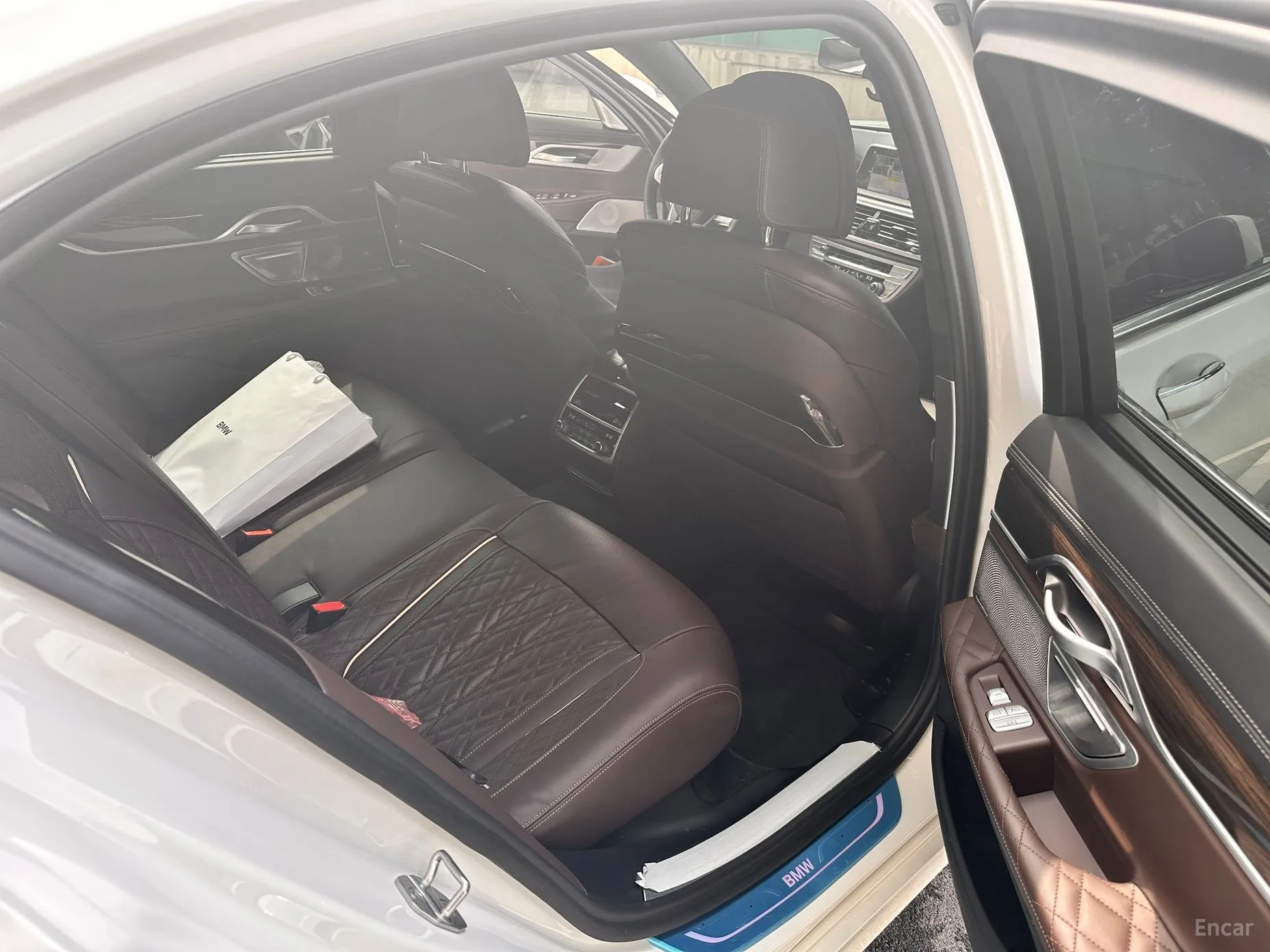 BMW 7 Series (G11) превью 6