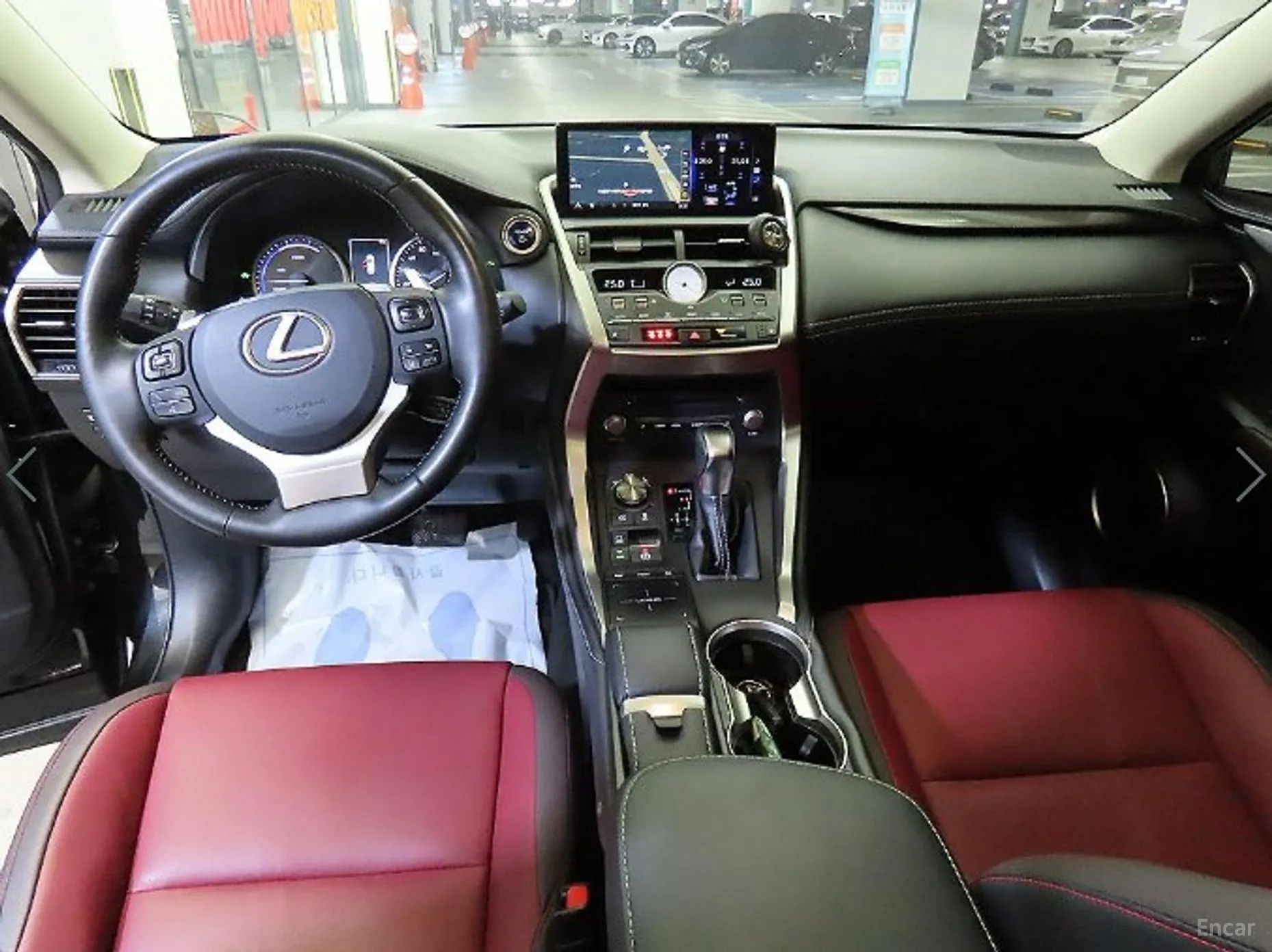 Lexus NX300 превью 10