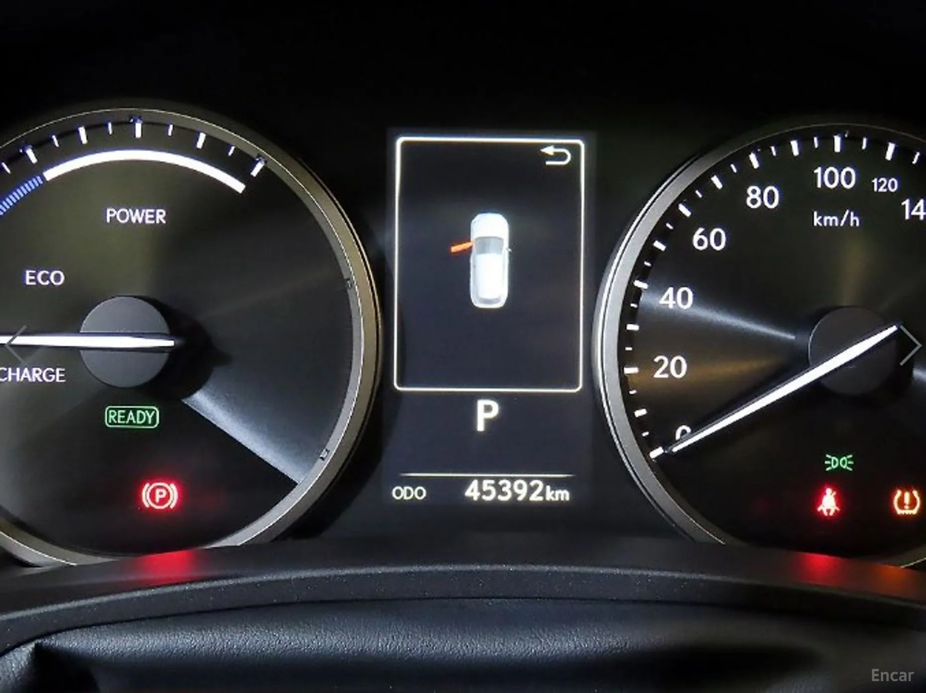 Lexus NX300 превью 9