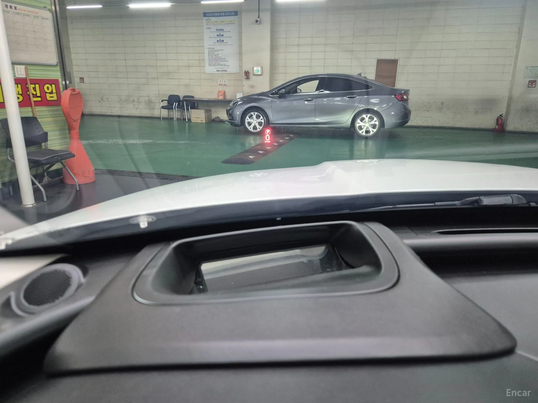 Jaguar XF (x260) превью 10