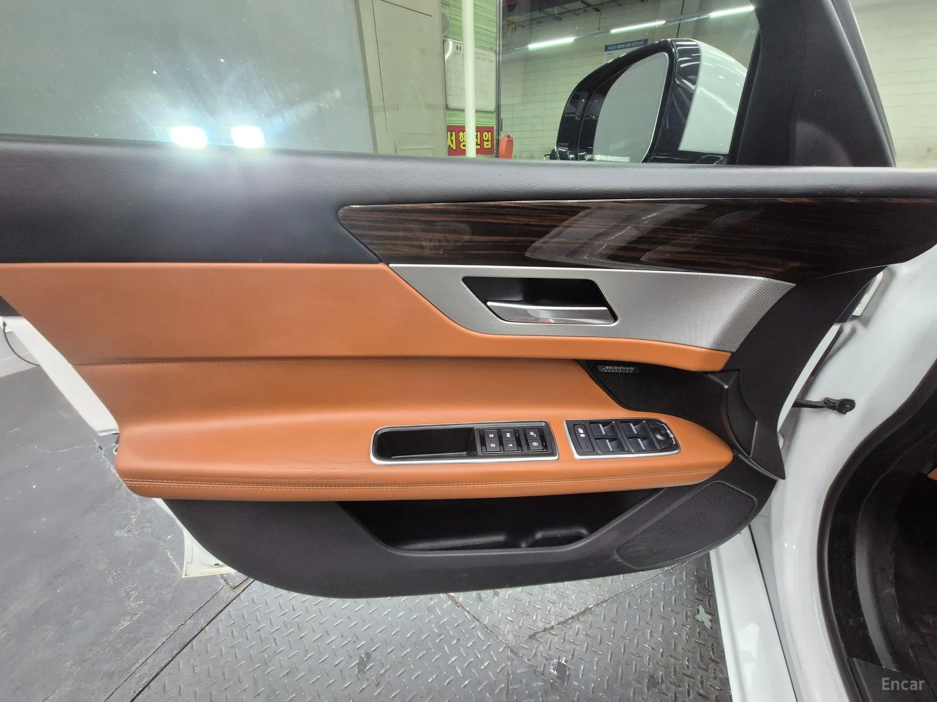 Jaguar XF (x260) превью 15