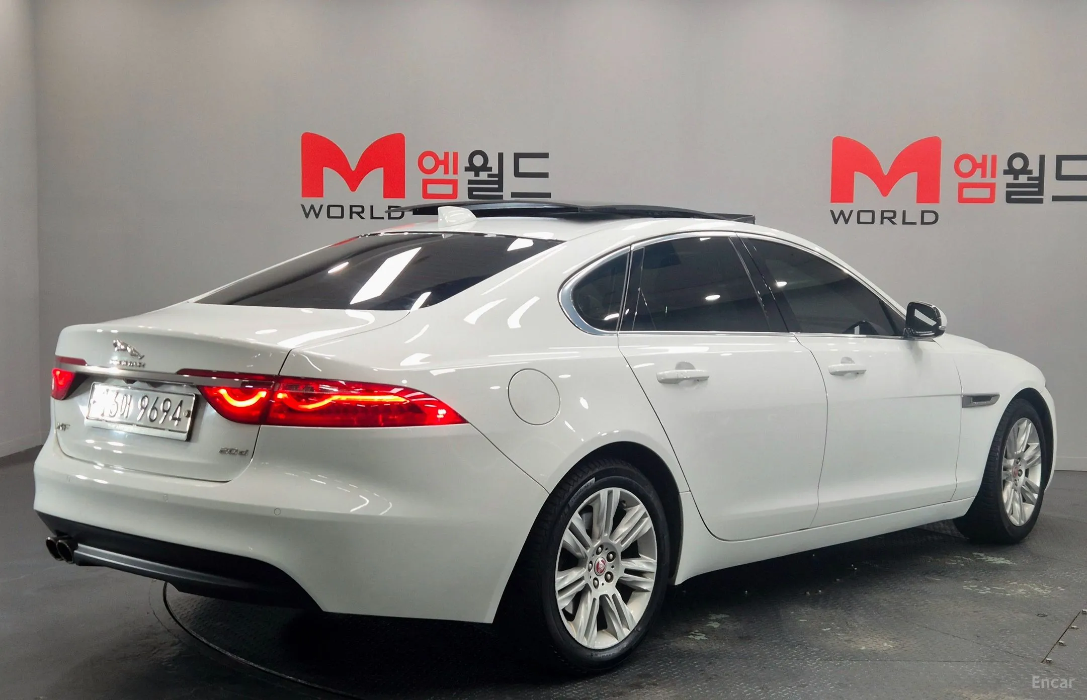 Jaguar XF (x260) превью 3
