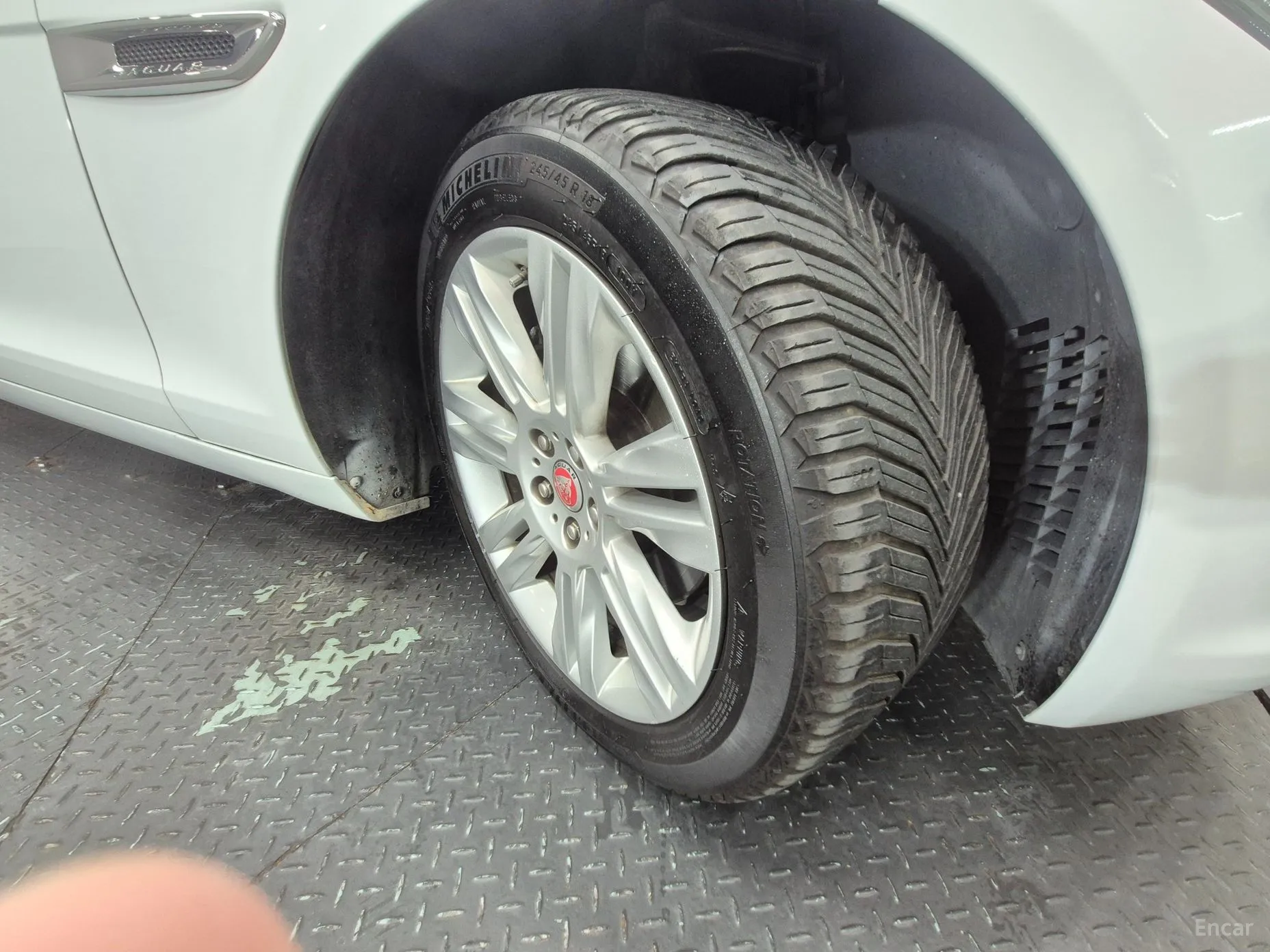 Jaguar XF (x260) превью 5