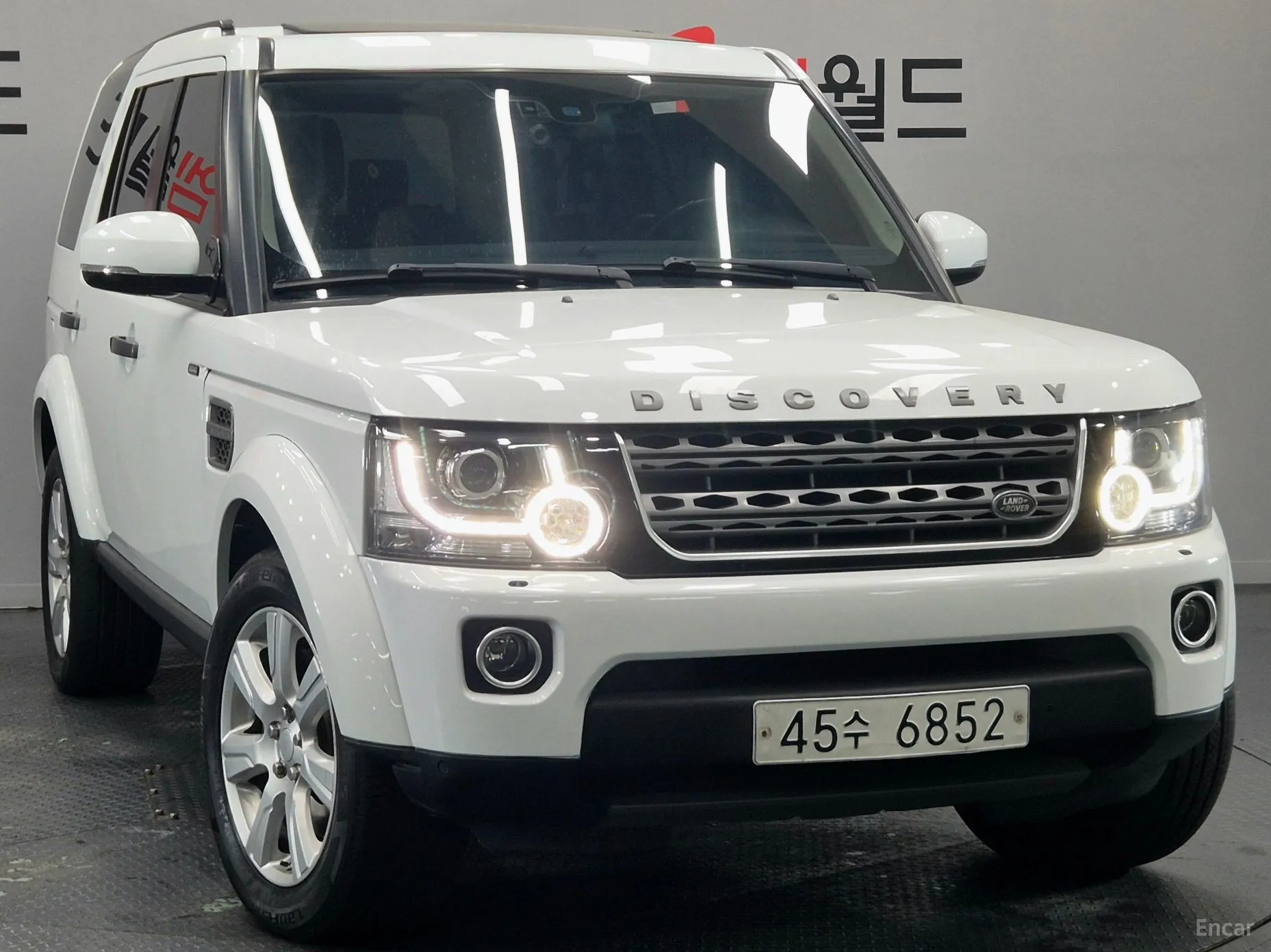 Land Rover Discovery 4