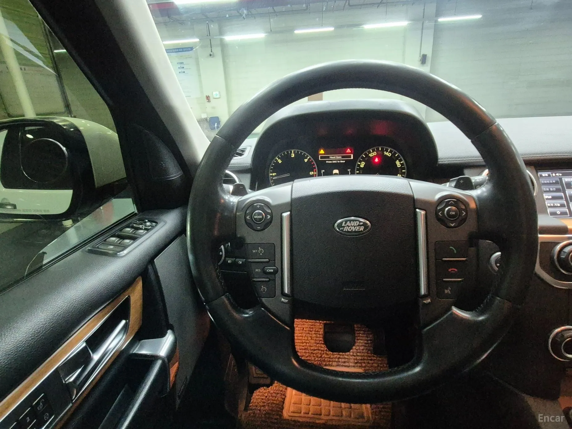 Land Rover Discovery 4 превью 12