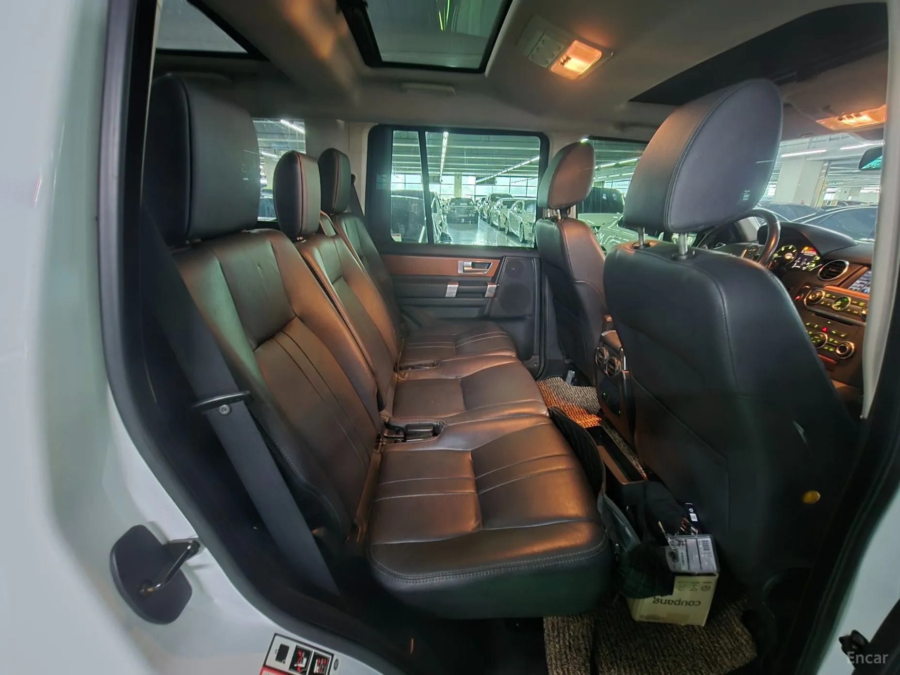 Land Rover Discovery 4 превью 19