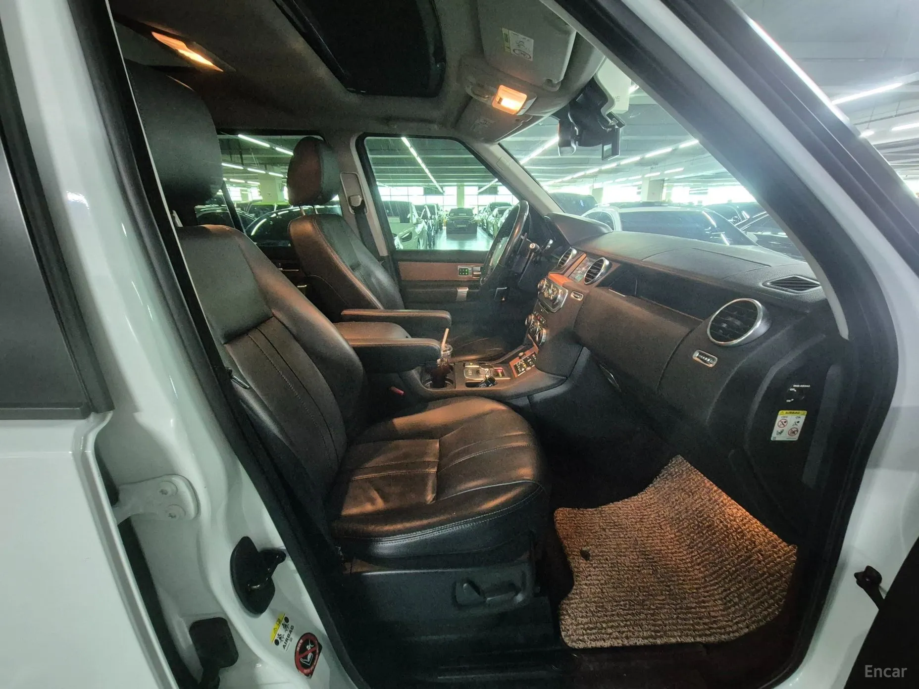 Land Rover Discovery 4 превью 9