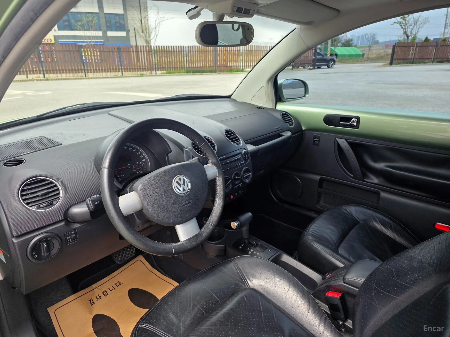 Volkswagen New Beetle превью 12