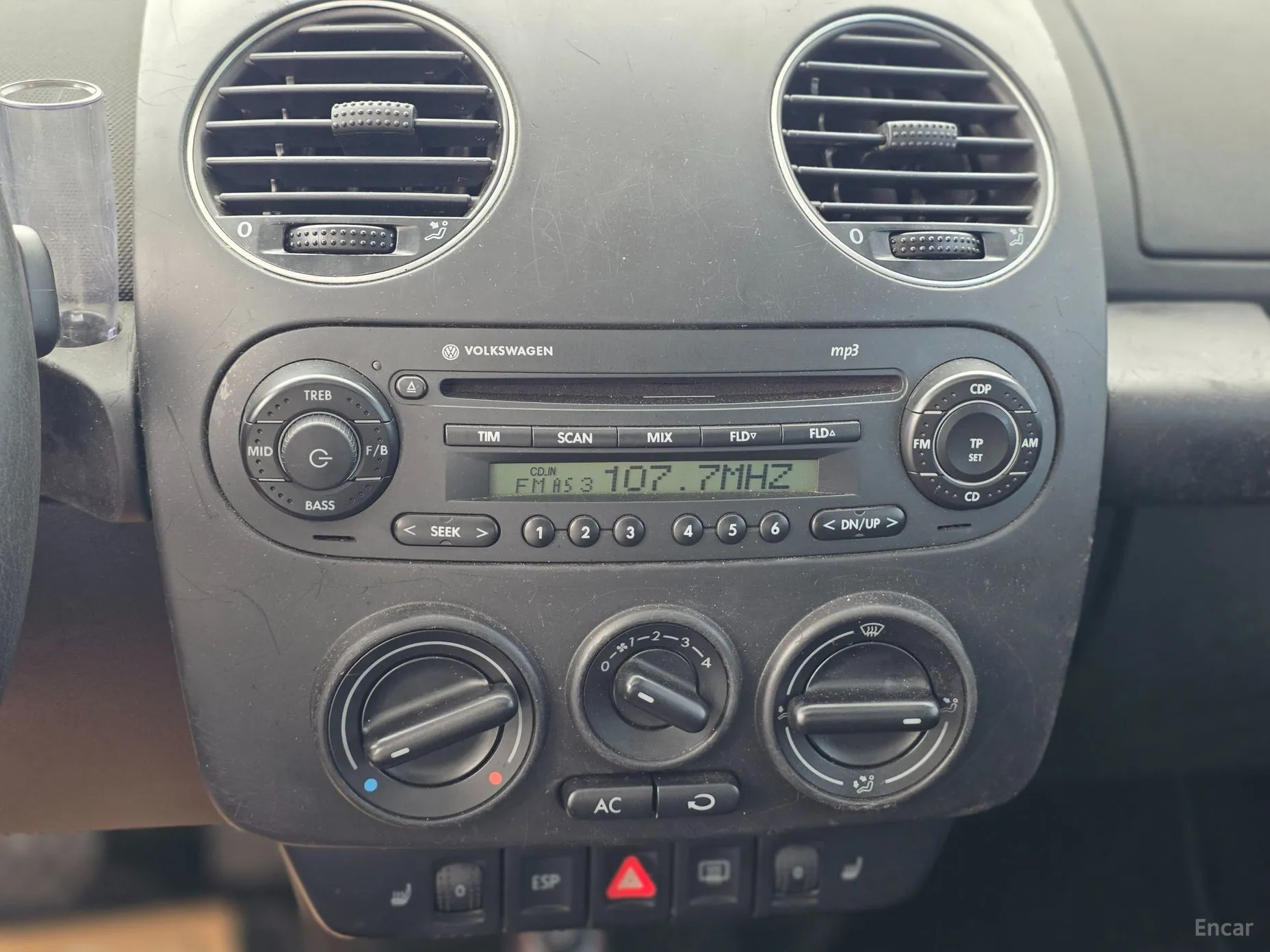 Volkswagen New Beetle превью 17