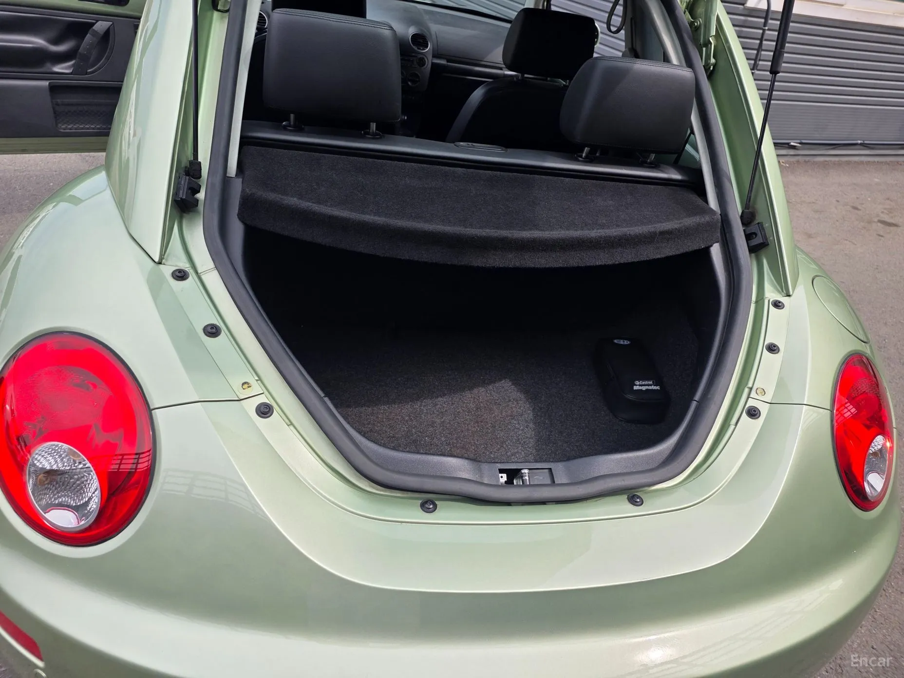 Volkswagen New Beetle превью 20