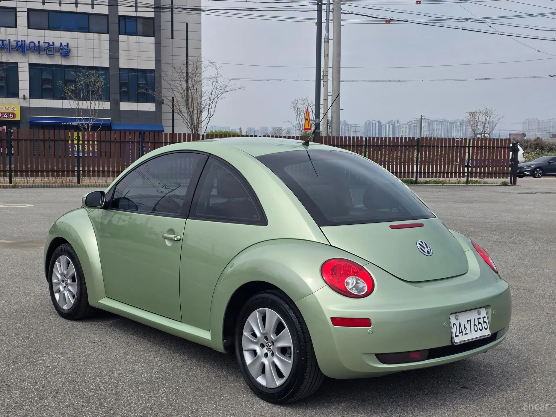 Volkswagen New Beetle превью 6