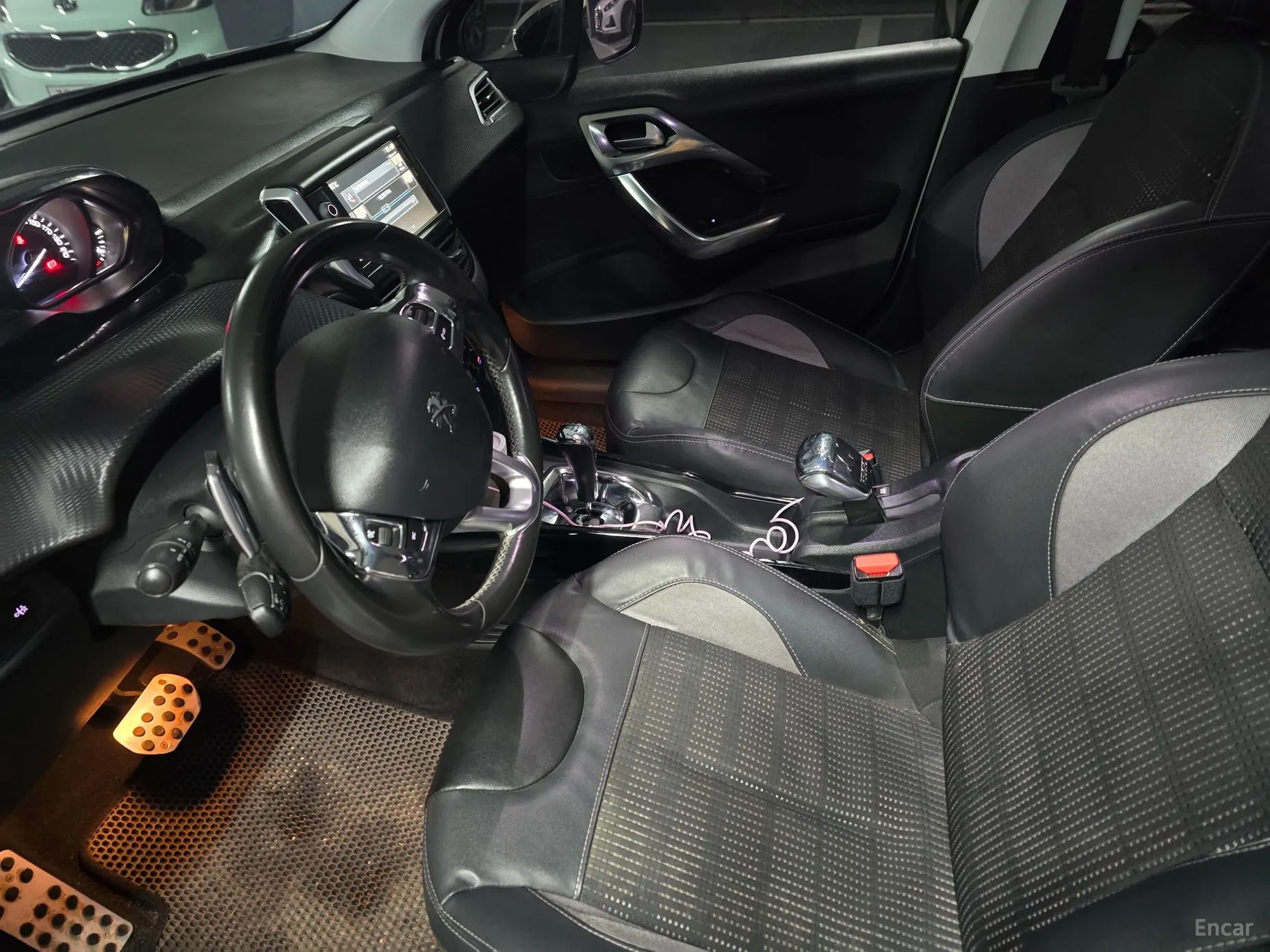 Peugeot 2008. превью 11