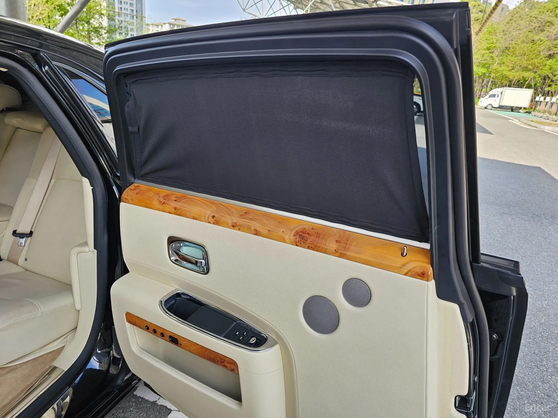 Rolls-Royce Ghost превью 12