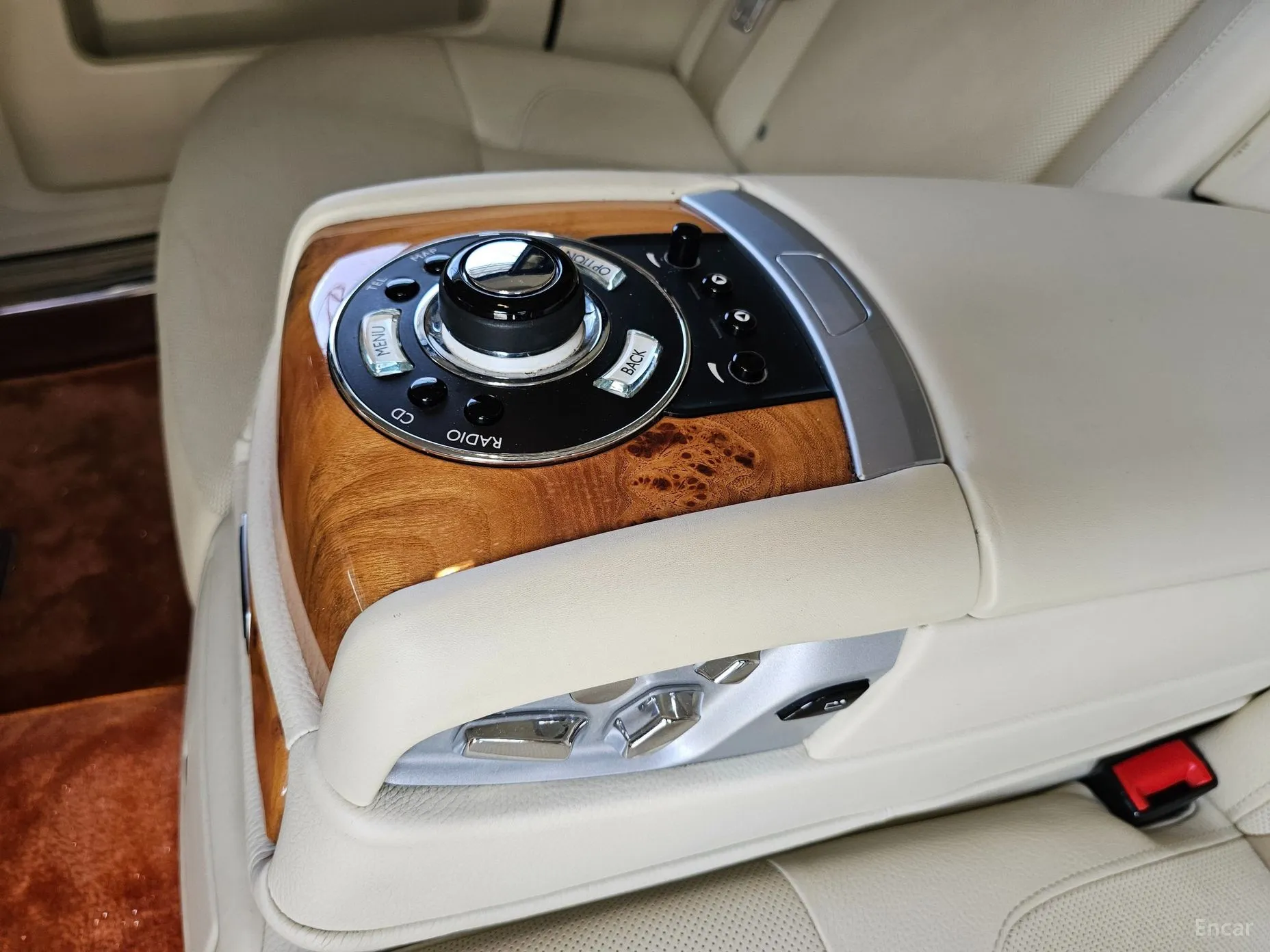 Rolls-Royce Ghost превью 13