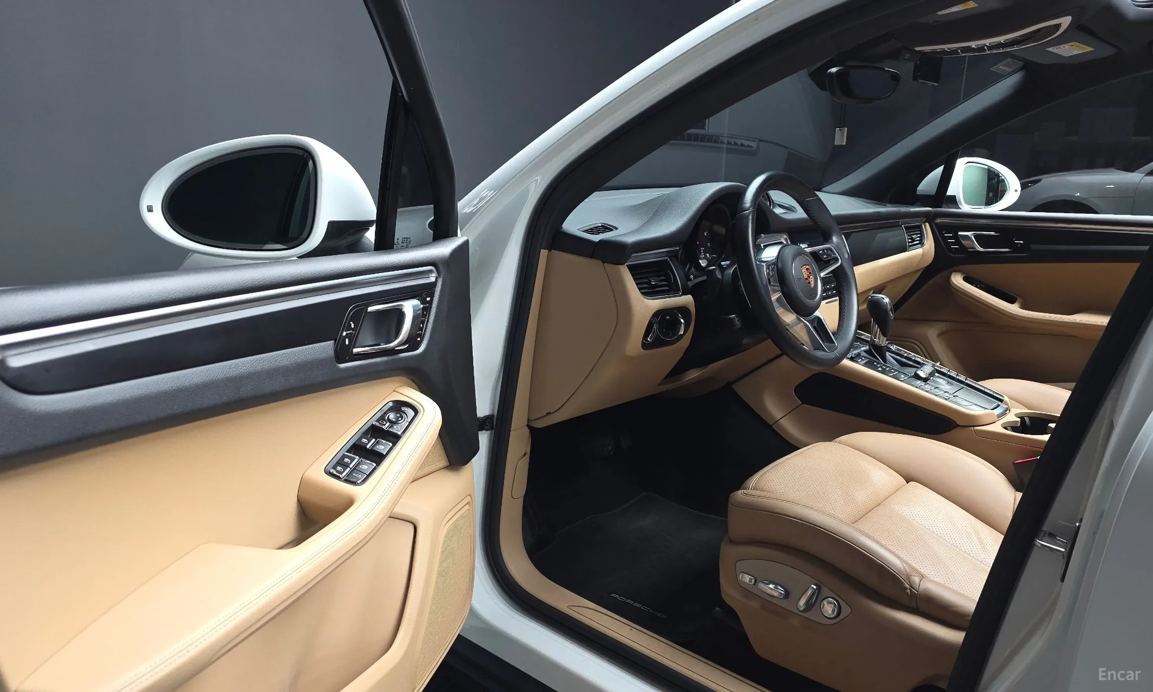 Porsche Macan превью 11
