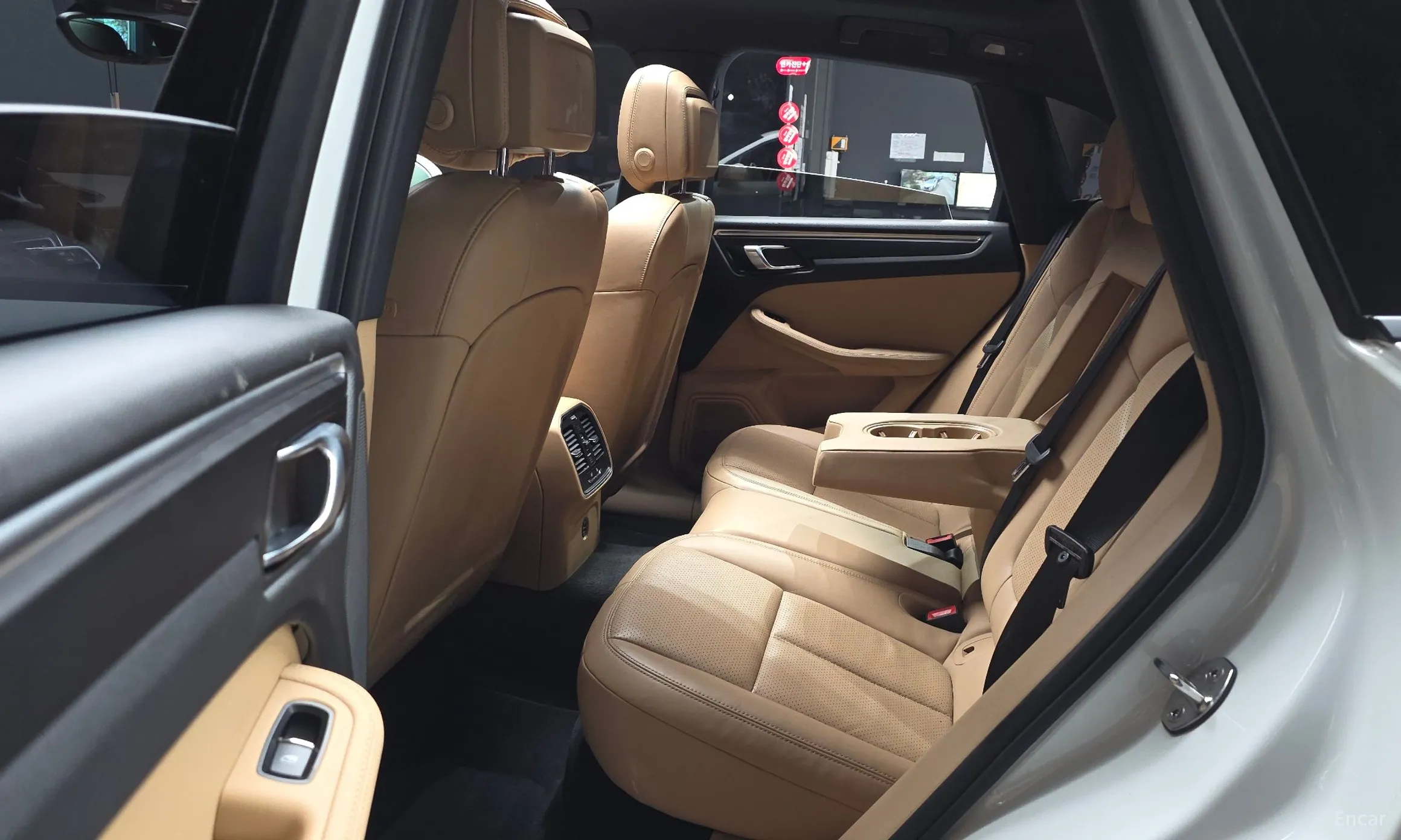 Porsche Macan превью 12