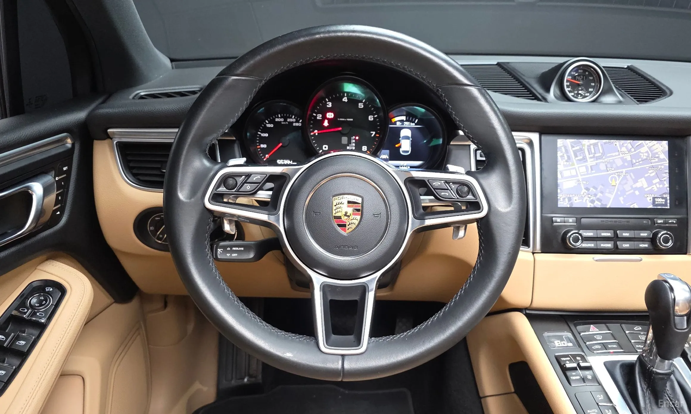 Porsche Macan превью 13