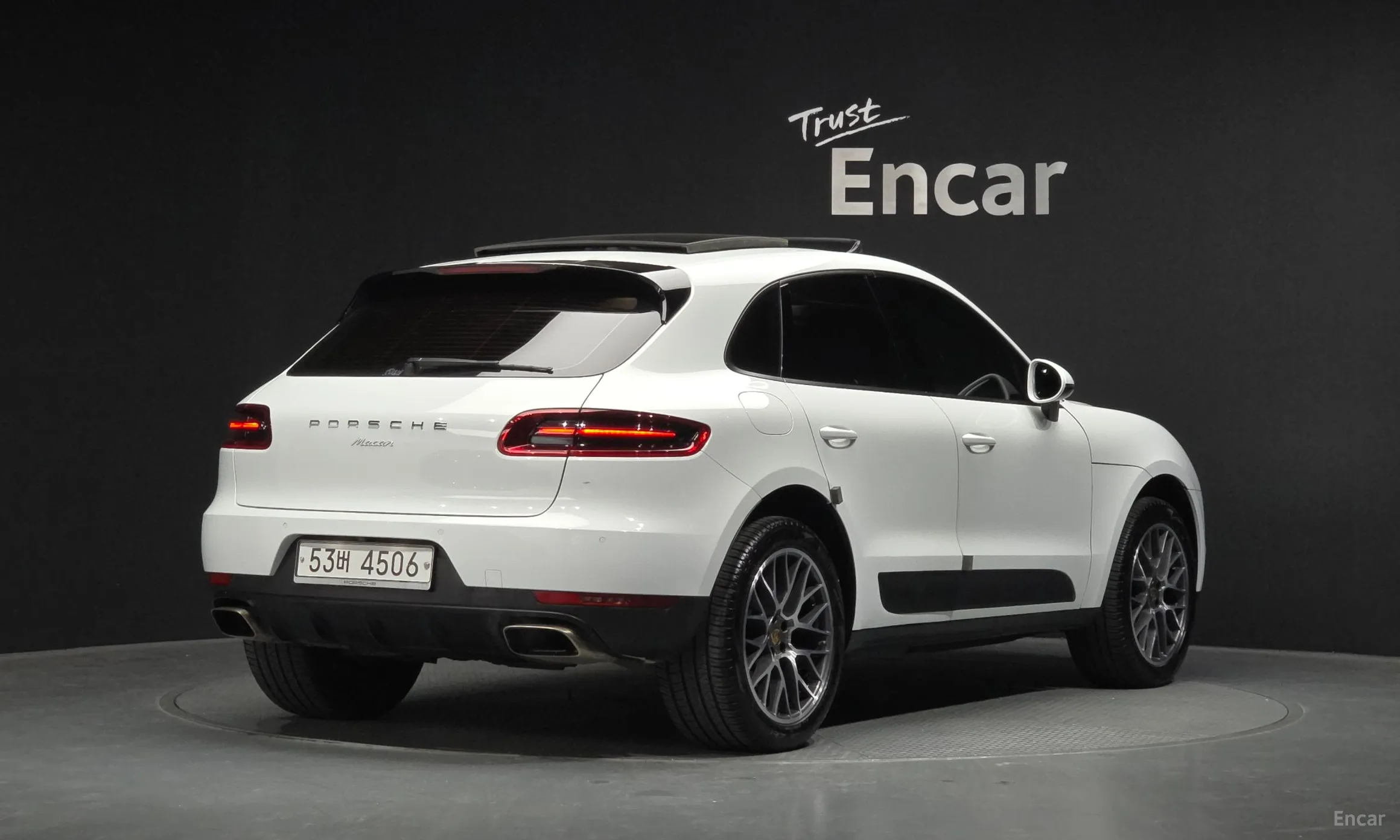 Porsche Macan превью 2