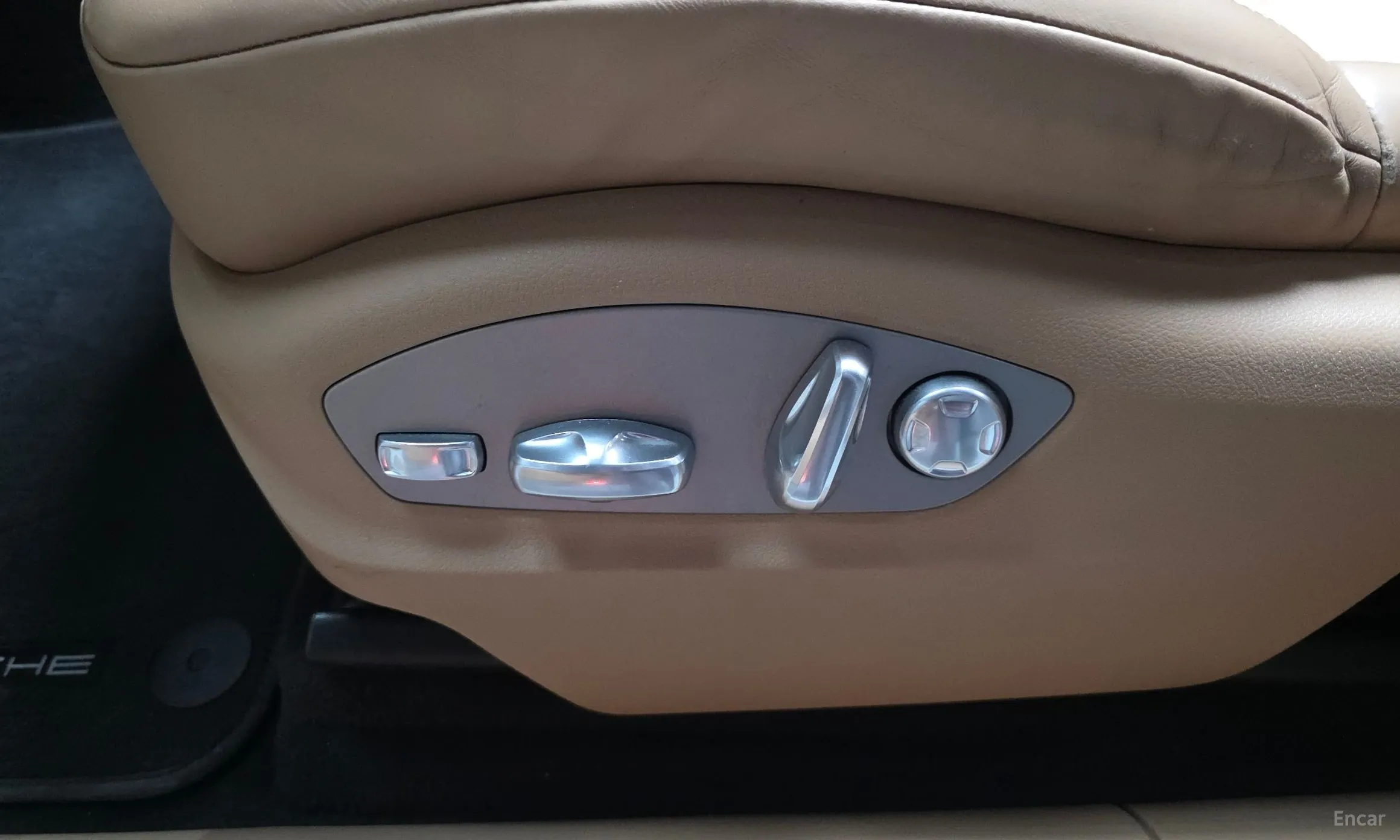 Porsche Macan превью 17