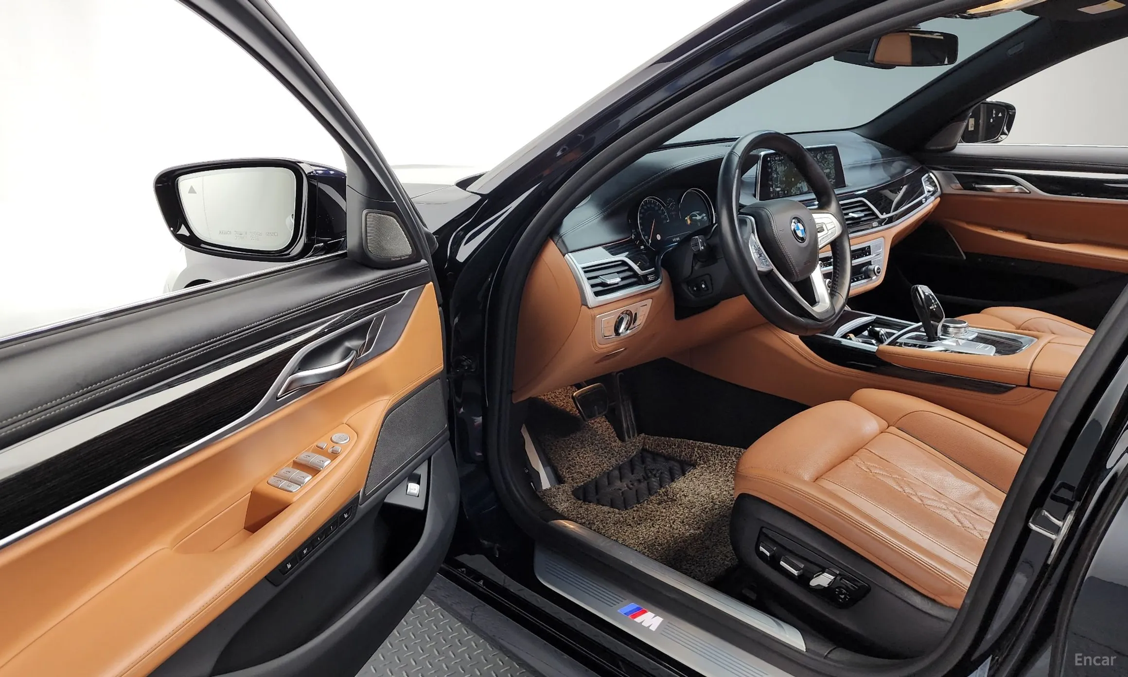 BMW 7 Series (G11) превью 10
