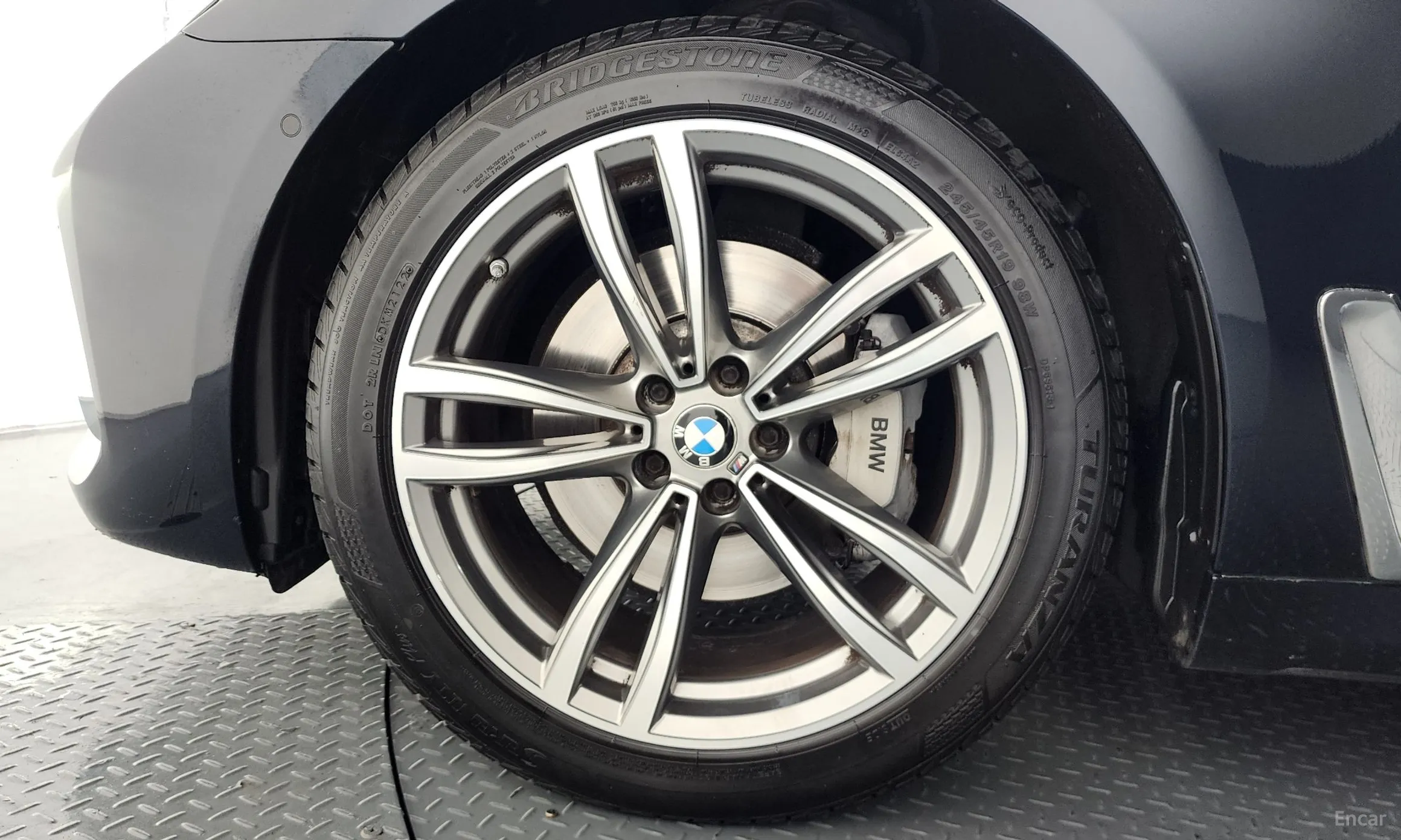 BMW 7 Series (G11) превью 5
