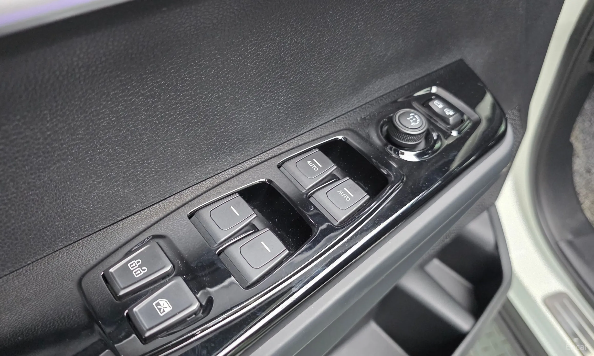 KG Mobility (SsangYong) Torres превью 12