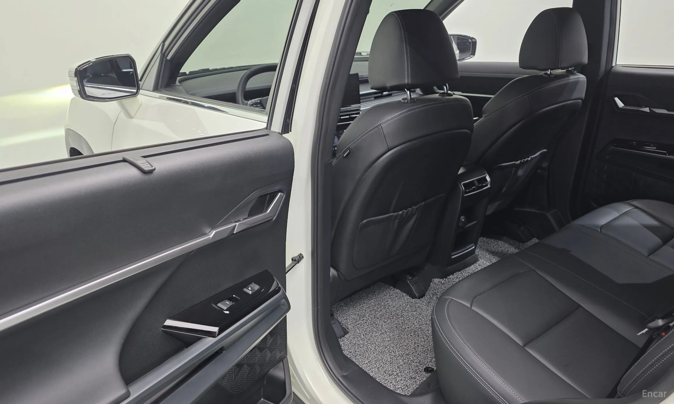 KG Mobility (SsangYong) Torres превью 17