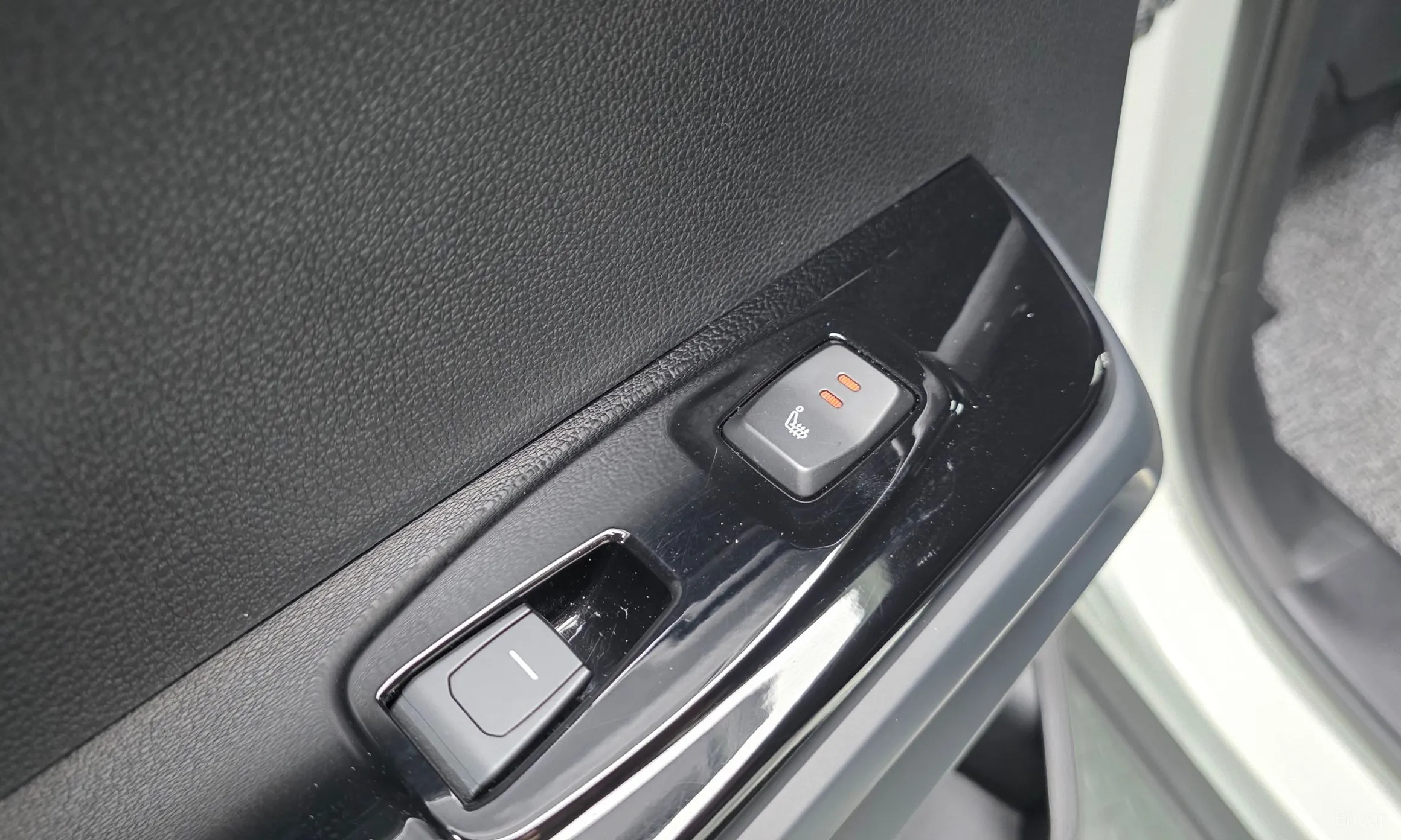 KG Mobility (SsangYong) Torres превью 18