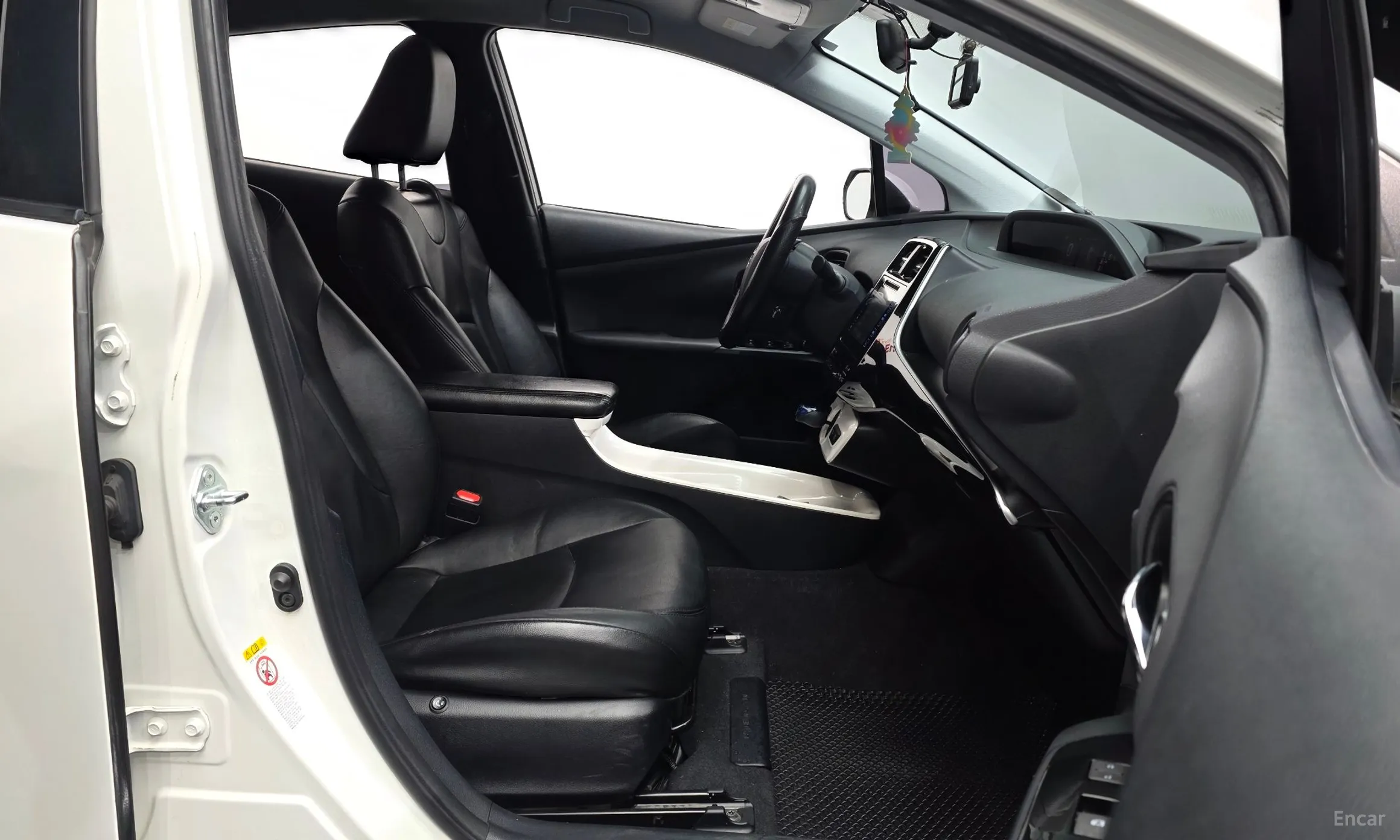 Toyota Prius 4th Generation превью 11