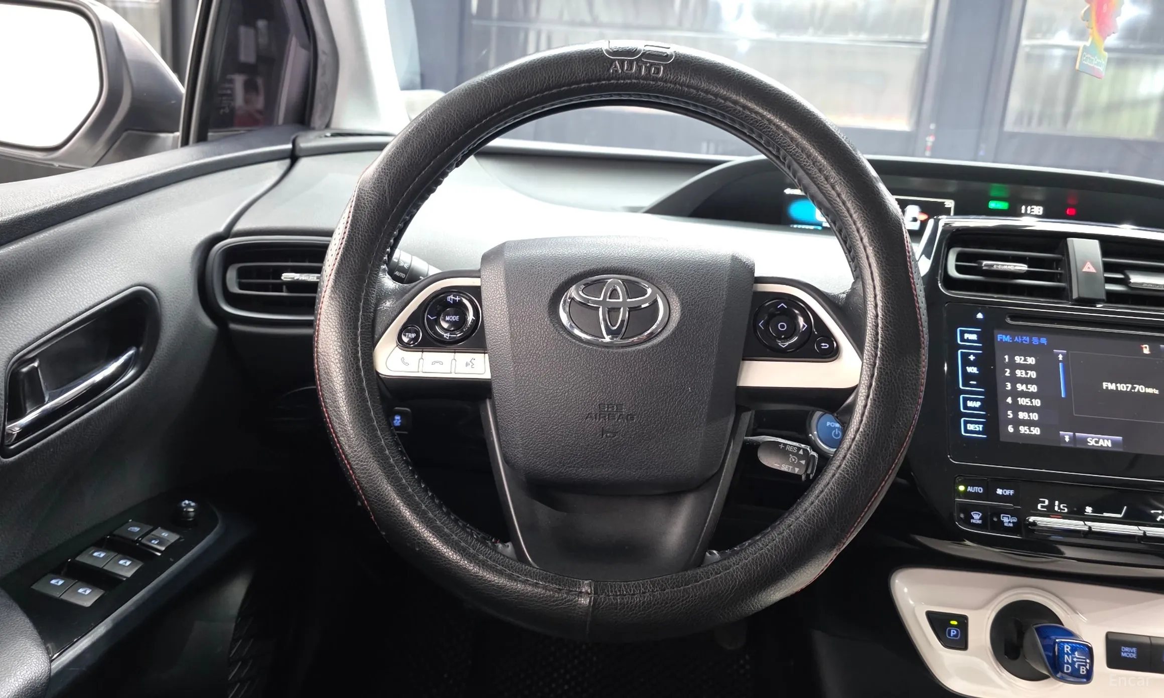 Toyota Prius 4th Generation превью 13
