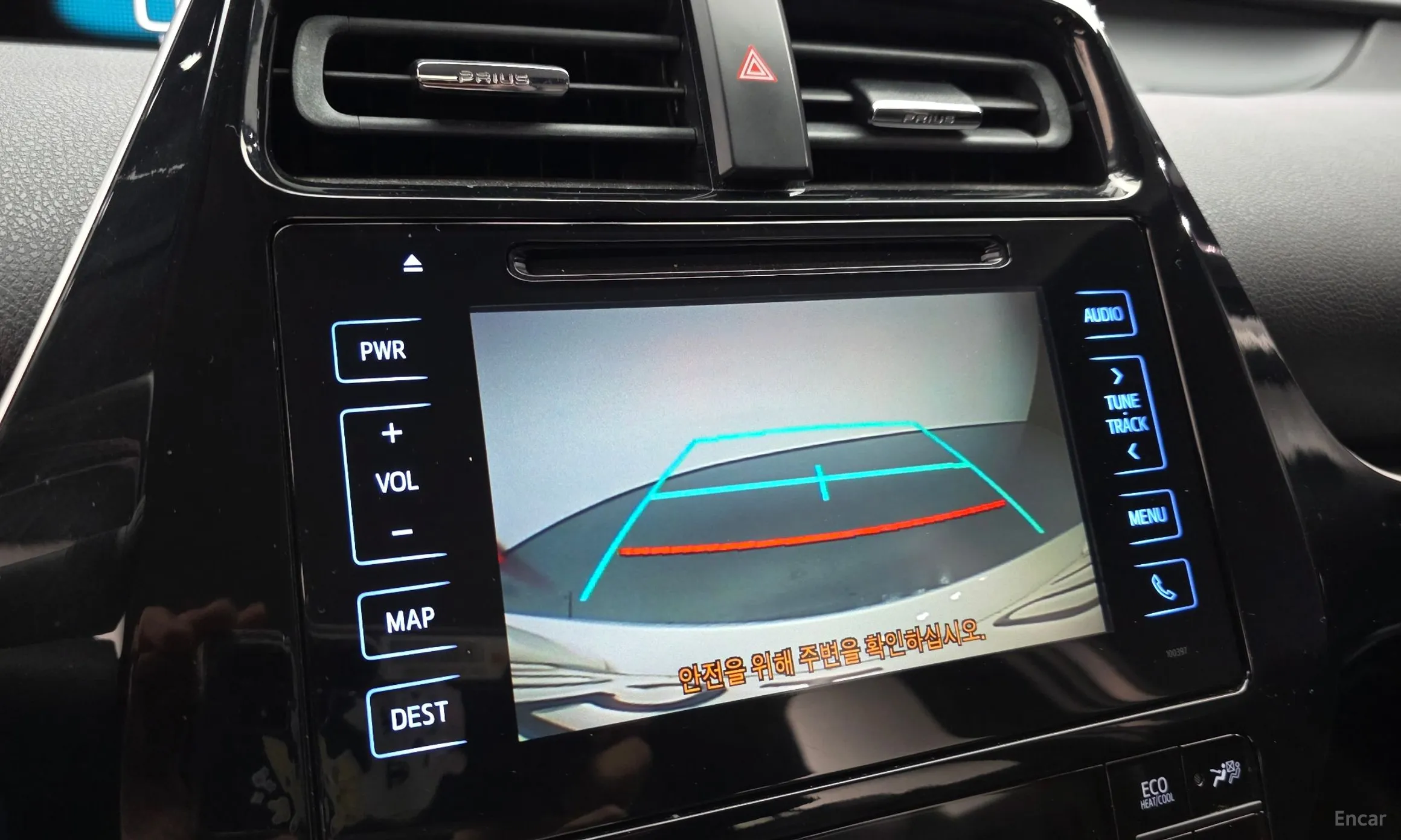 Toyota Prius 4th Generation превью 15