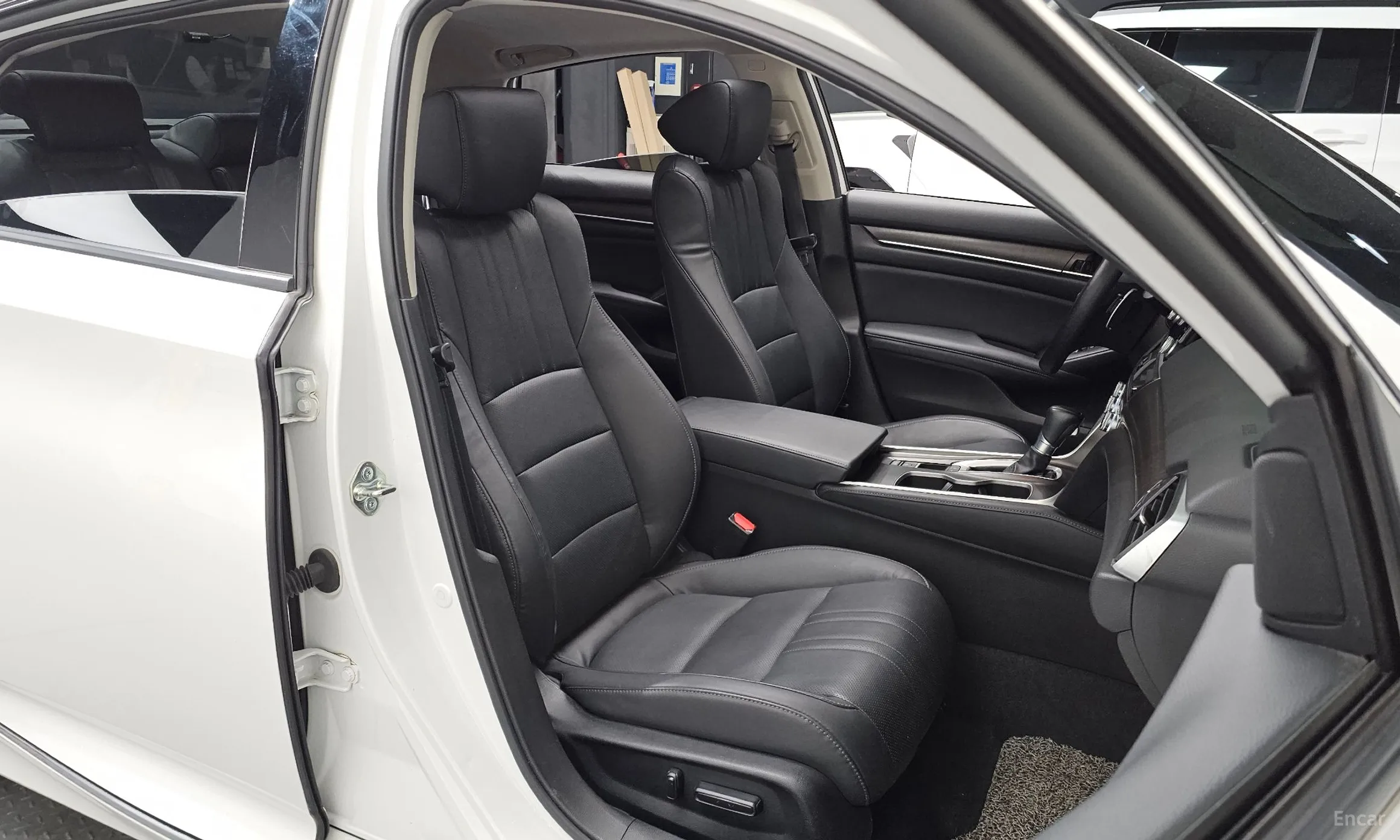 Honda Accord 10th Generation превью 10