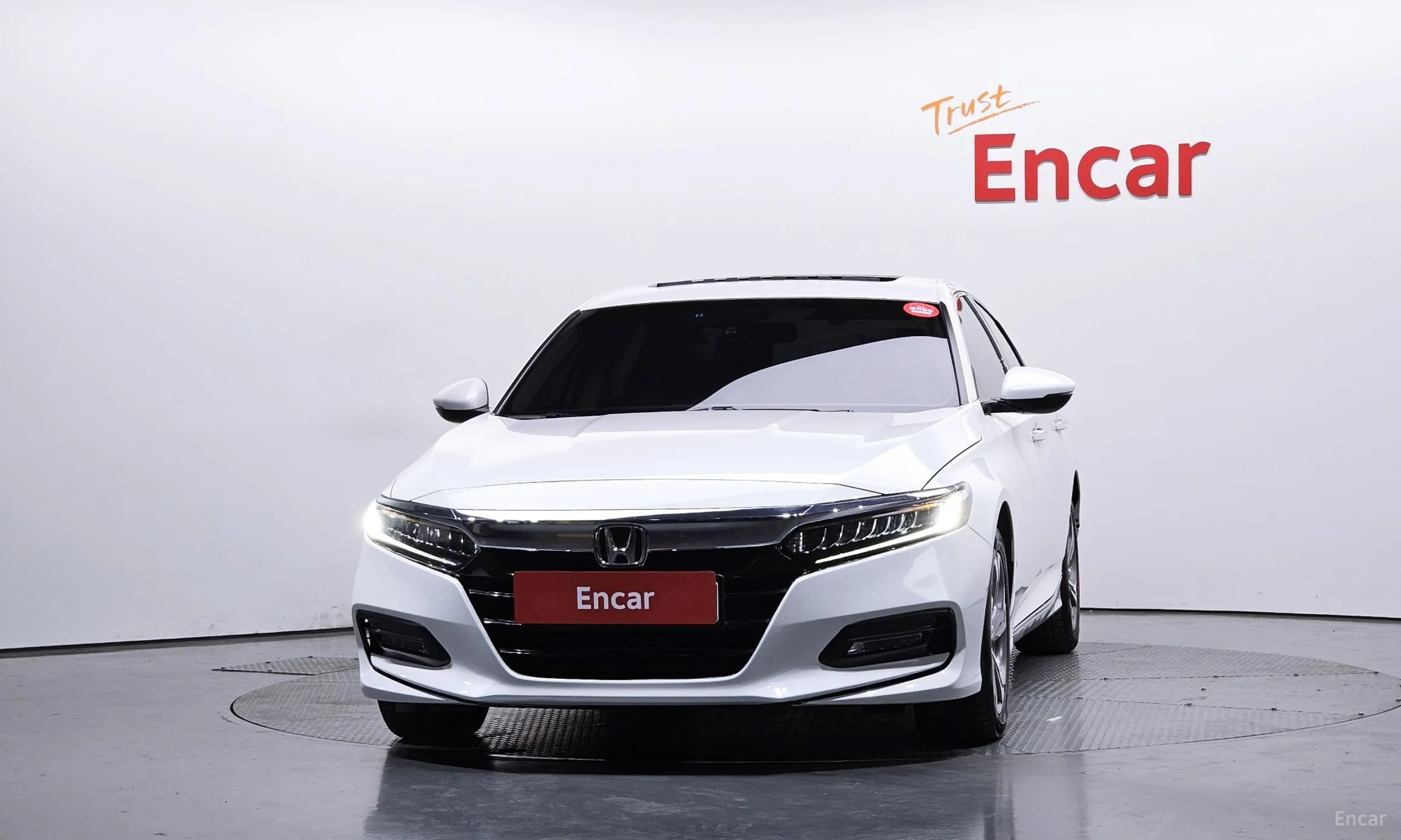 Honda Accord 10th Generation превью 3