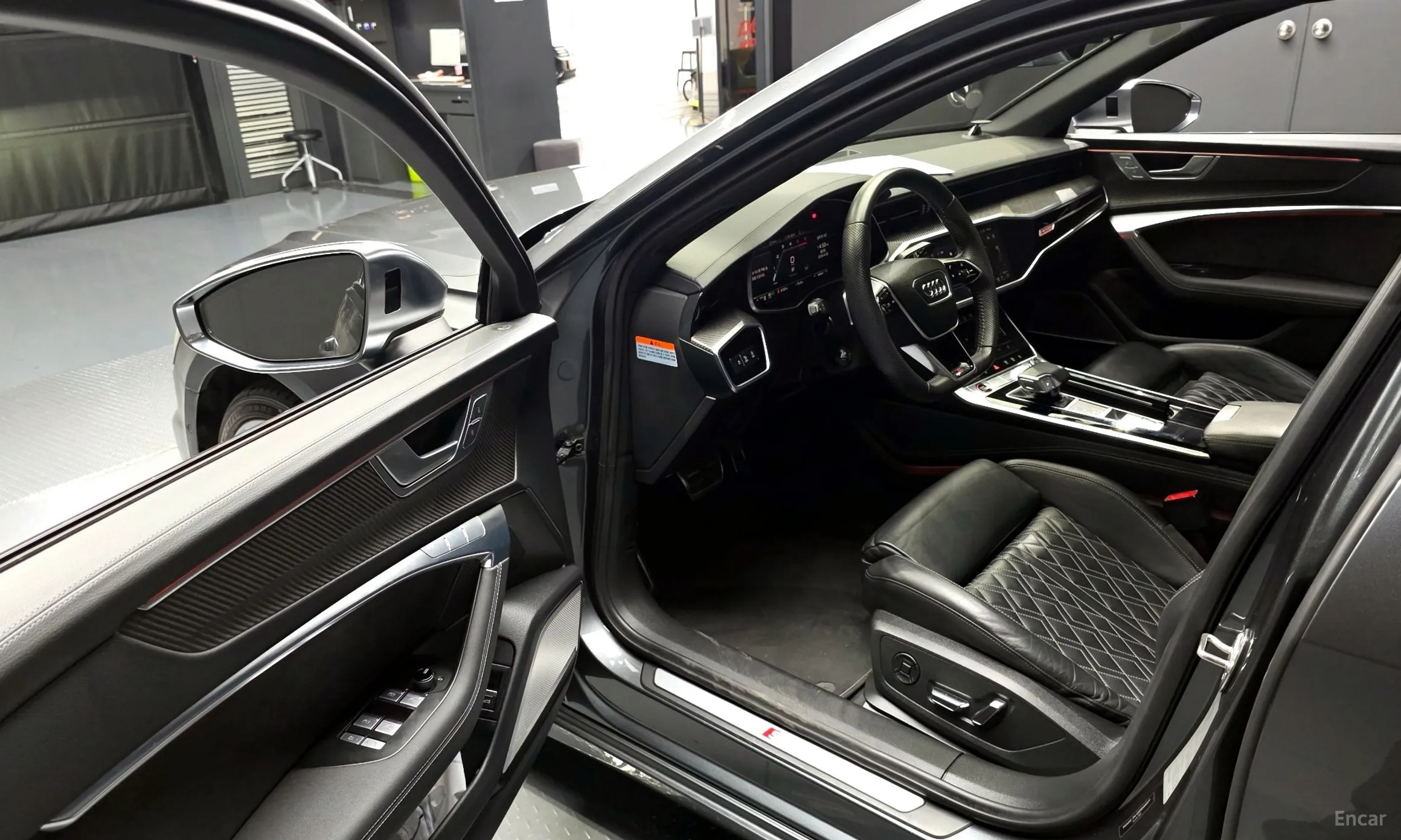 Audi S6 (C8) превью 10