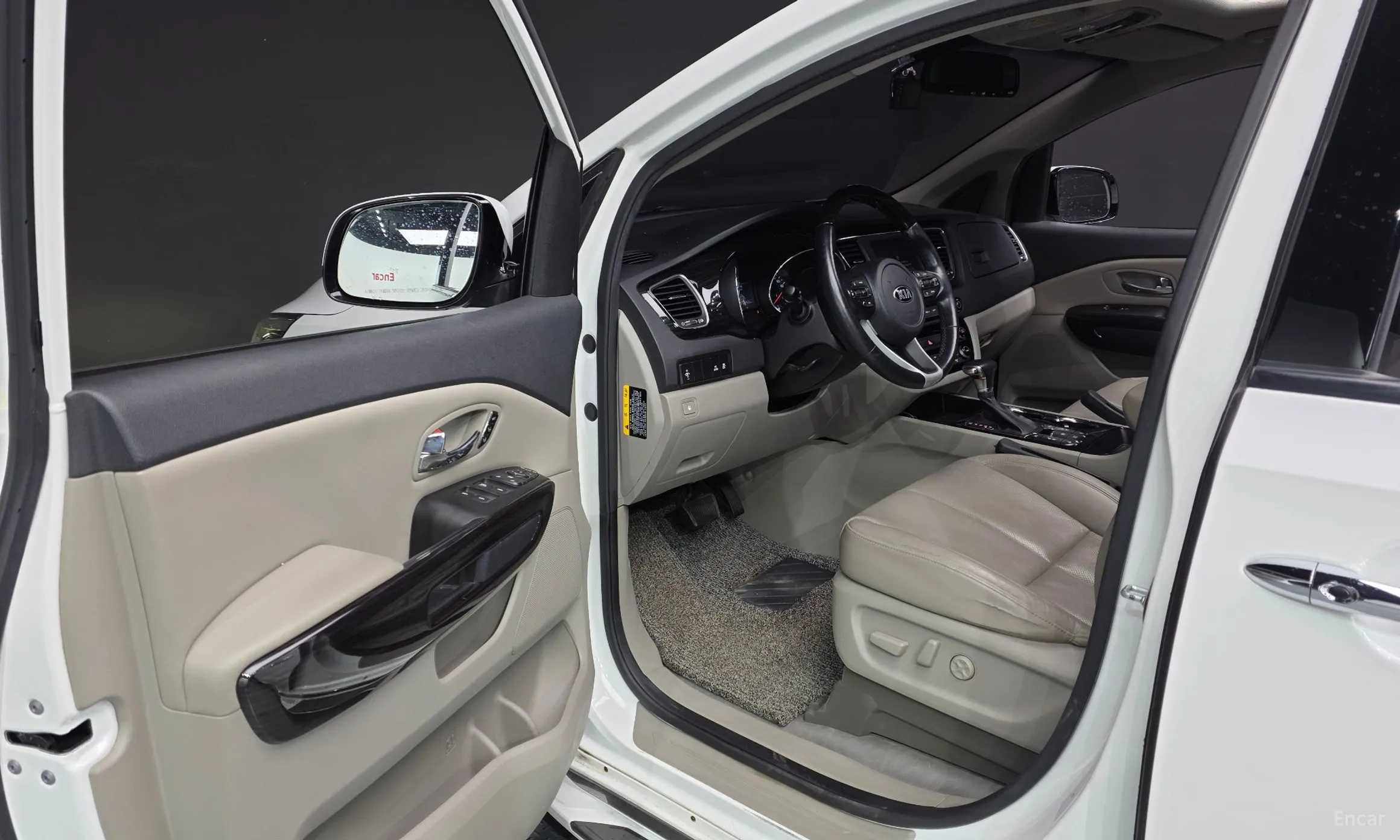 Kia Carnival превью 10