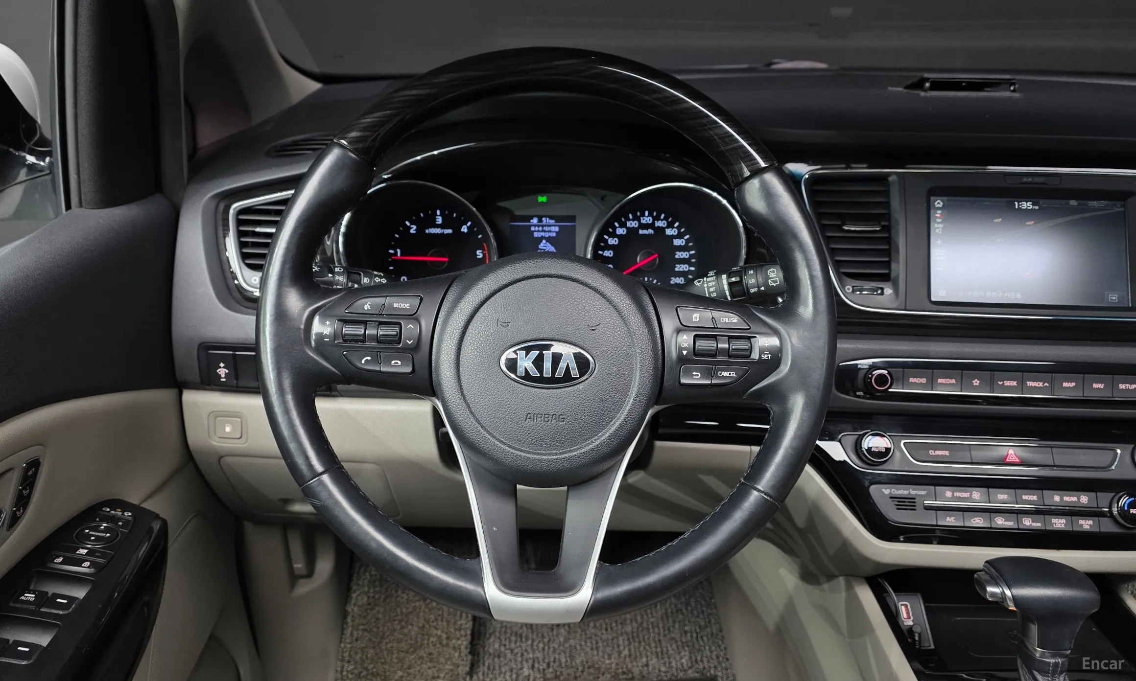 Kia Carnival превью 13