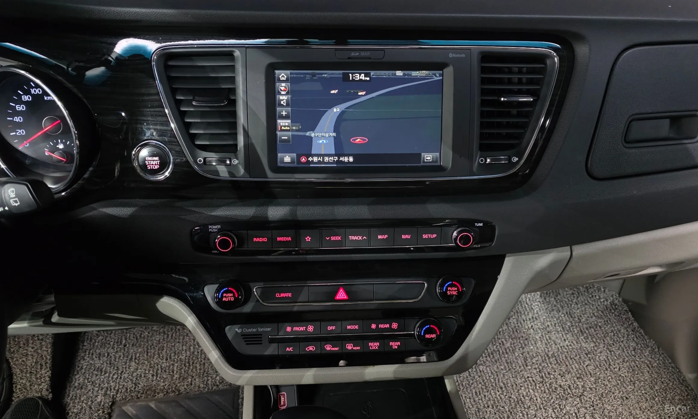Kia Carnival превью 14