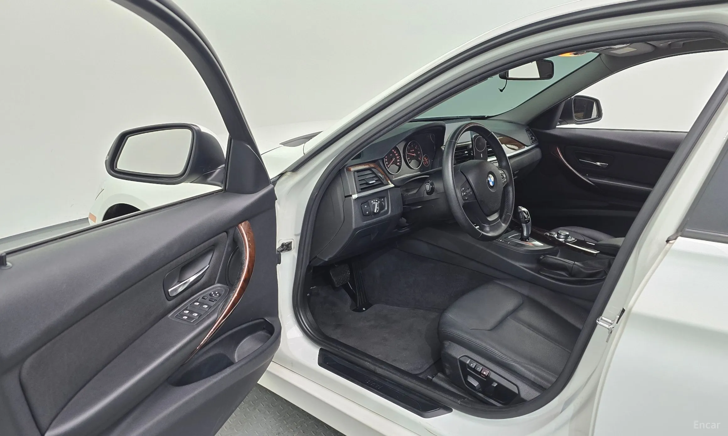 BMW 3 Series (F30) превью 10