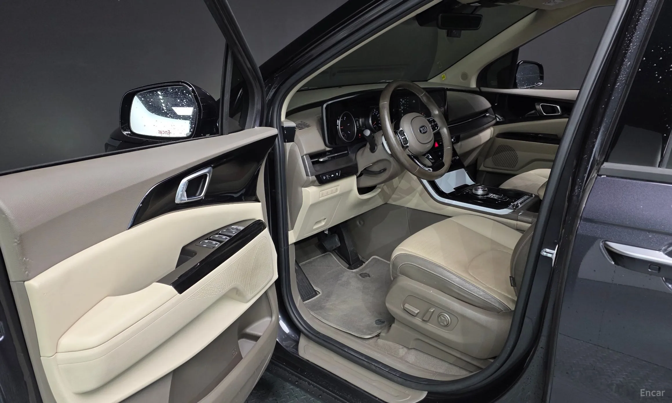 Kia Carnival Gen 4 превью 10