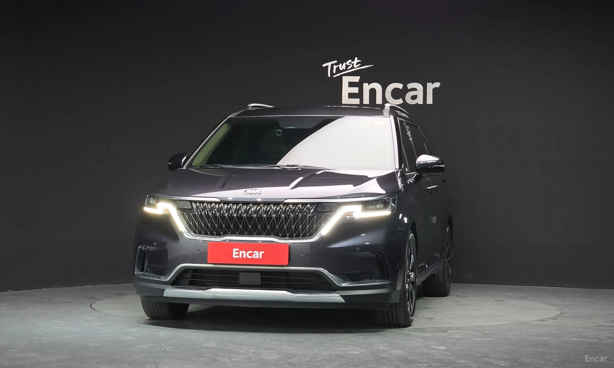Kia Carnival Gen 4 превью 3