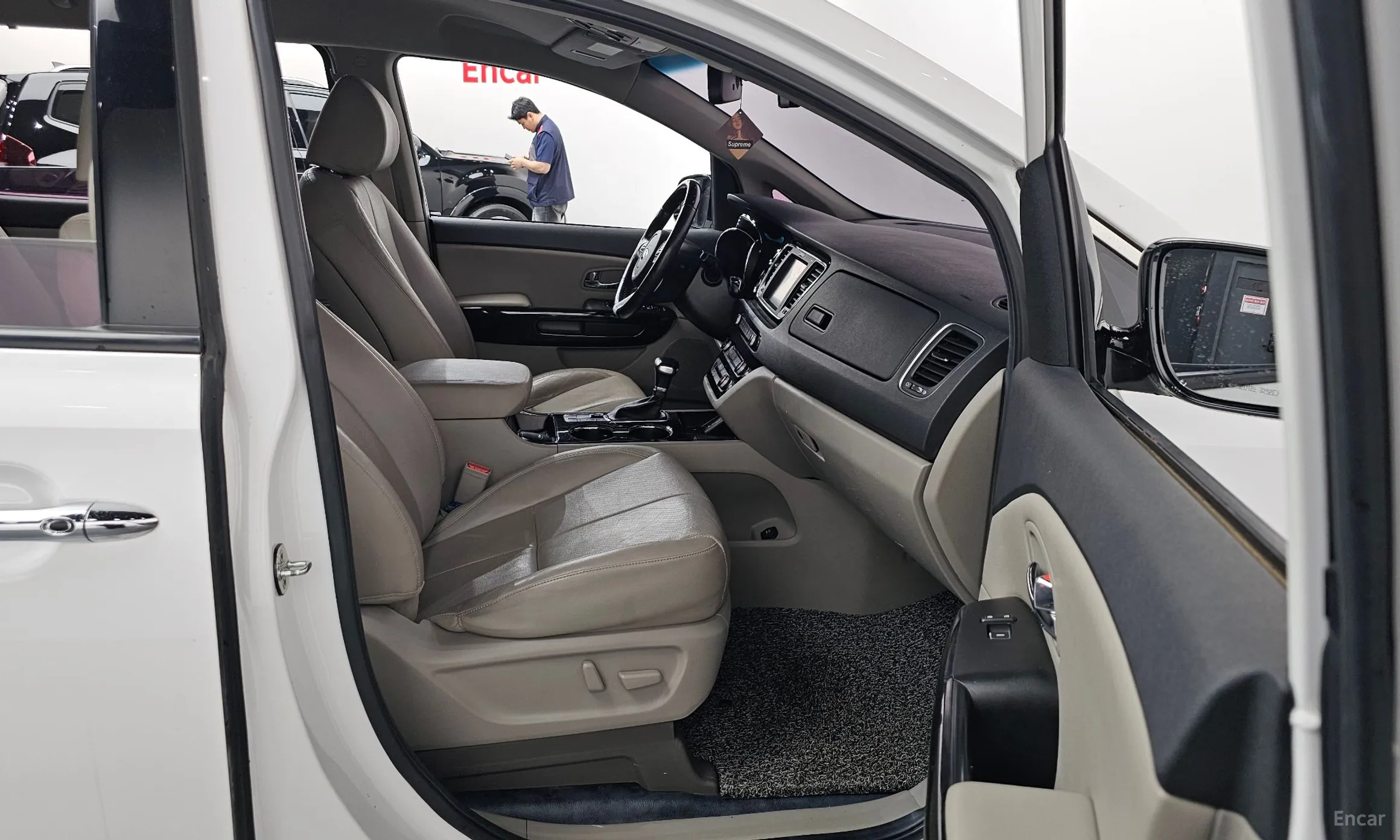 Kia Carnival превью 11