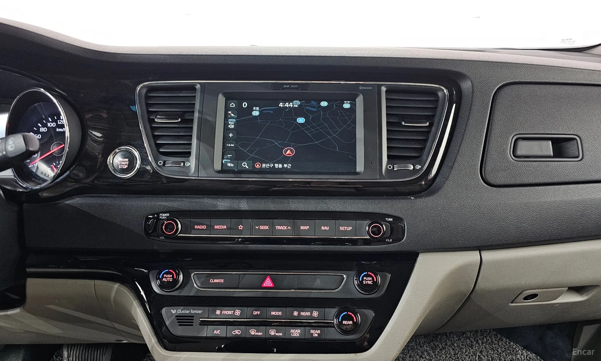 Kia Carnival превью 13