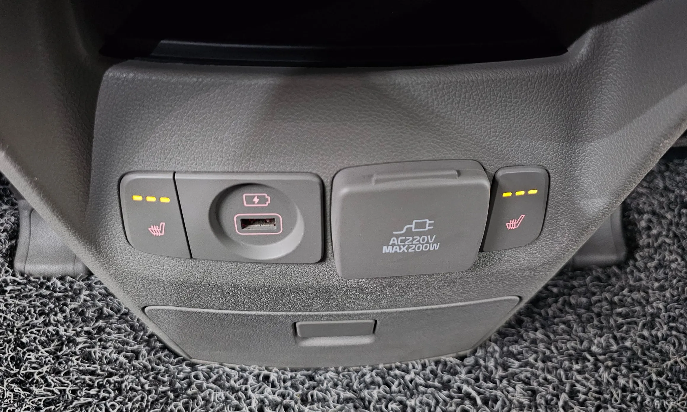 Kia Carnival превью 18