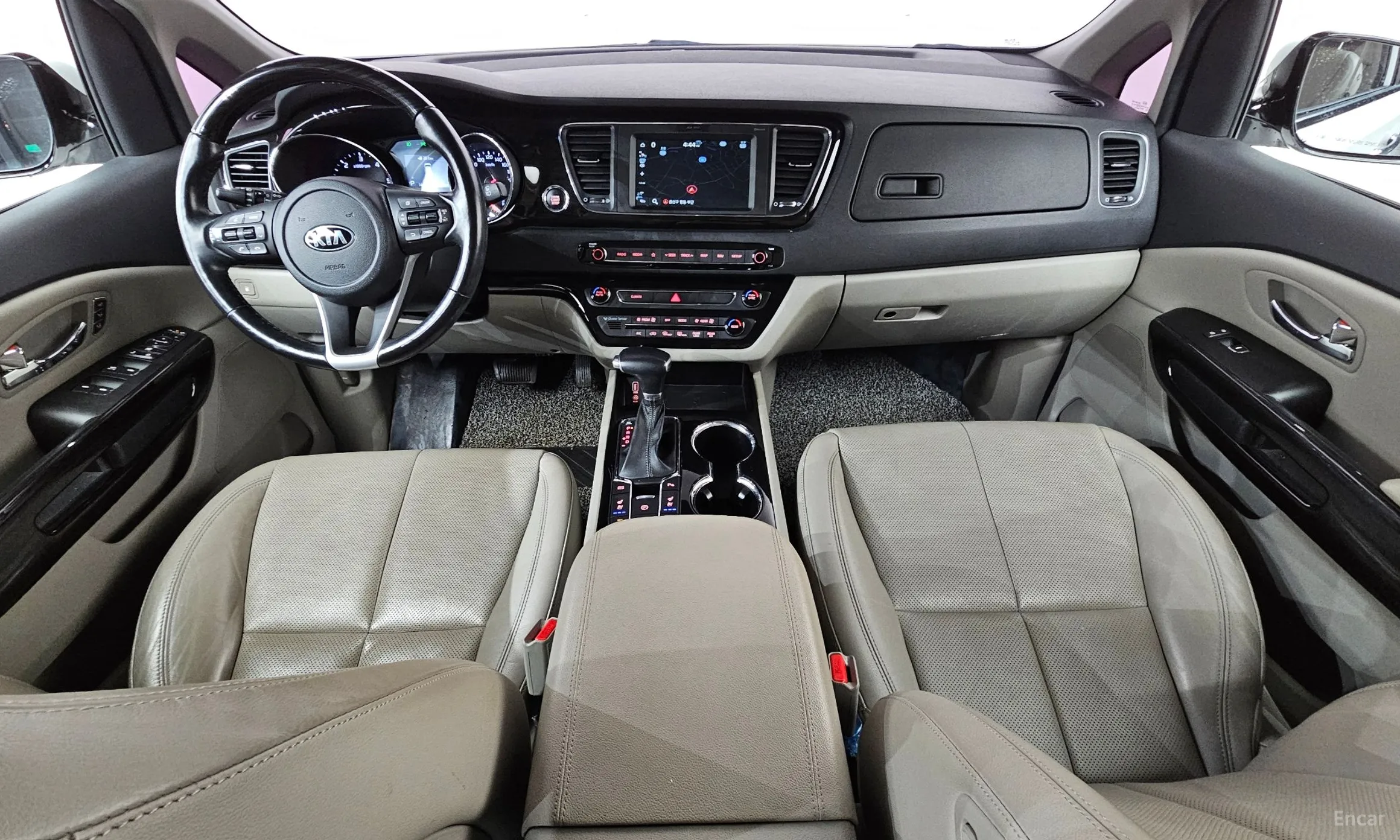 Kia Carnival превью 7