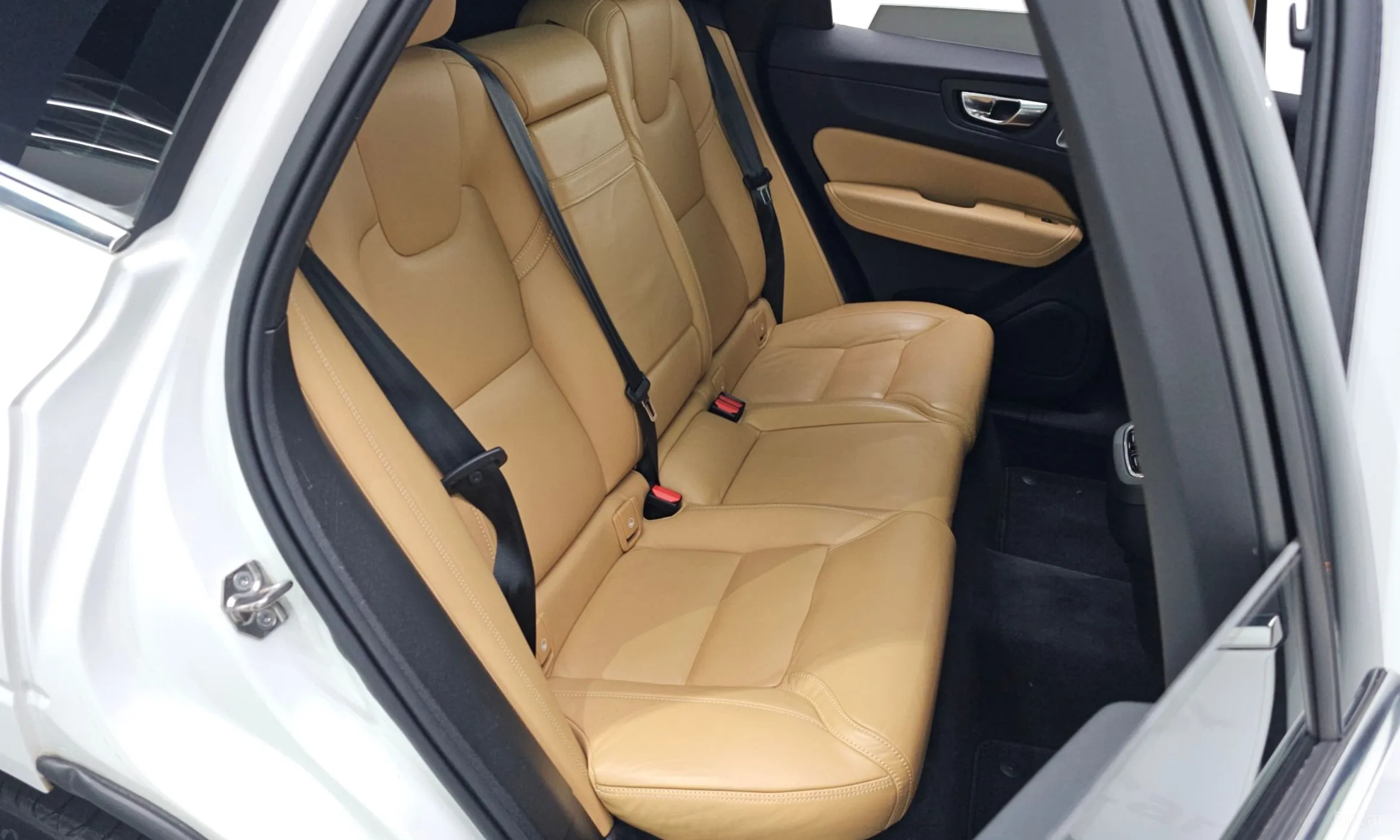 Volvo XC60 Gen 2 превью 12