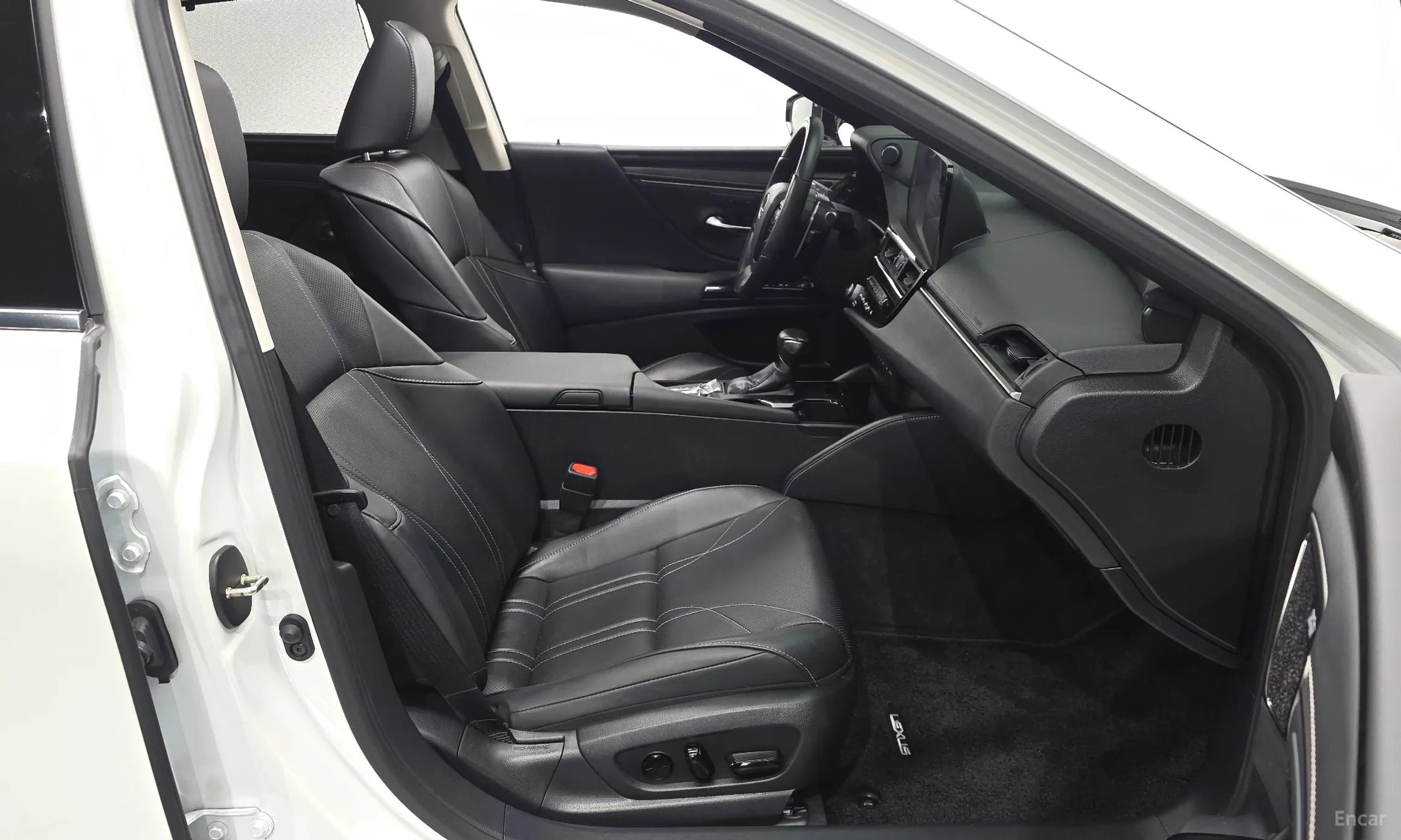 Lexus ES300h 7th Generation превью 10