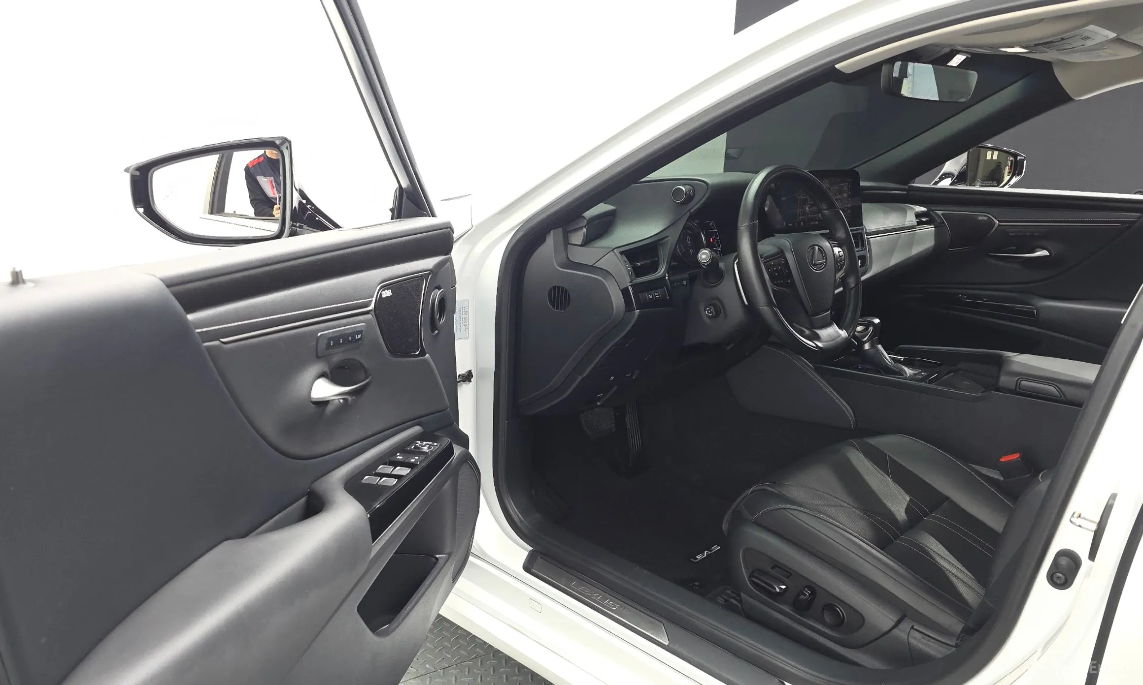 Lexus ES300h 7th Generation превью 11